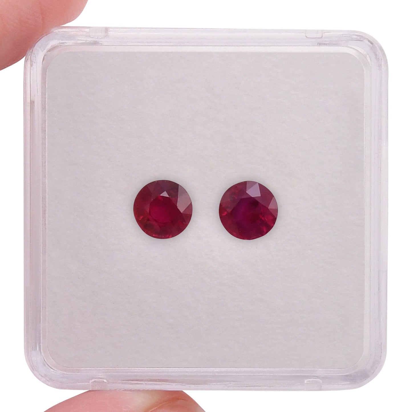 2,33 Karat roter runder Rubin