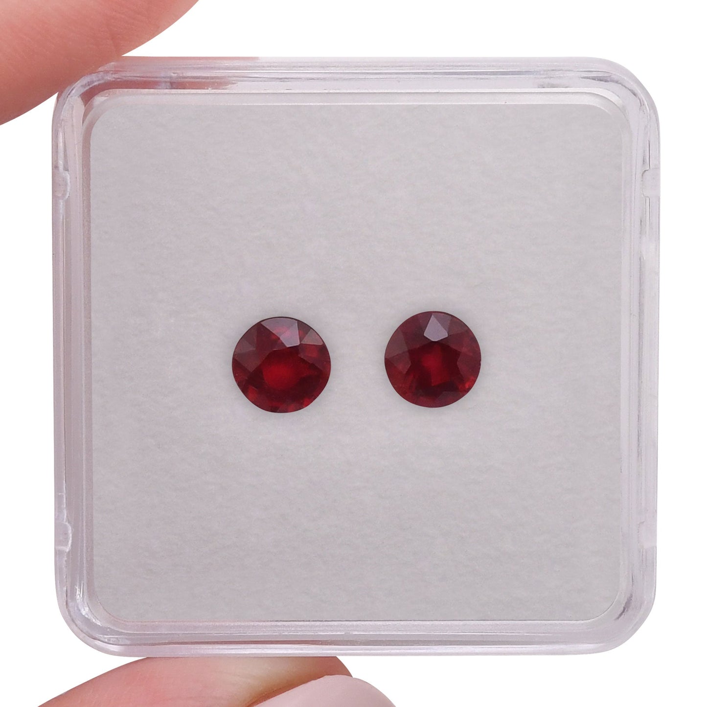 2,40 Karat roter runder Rubin