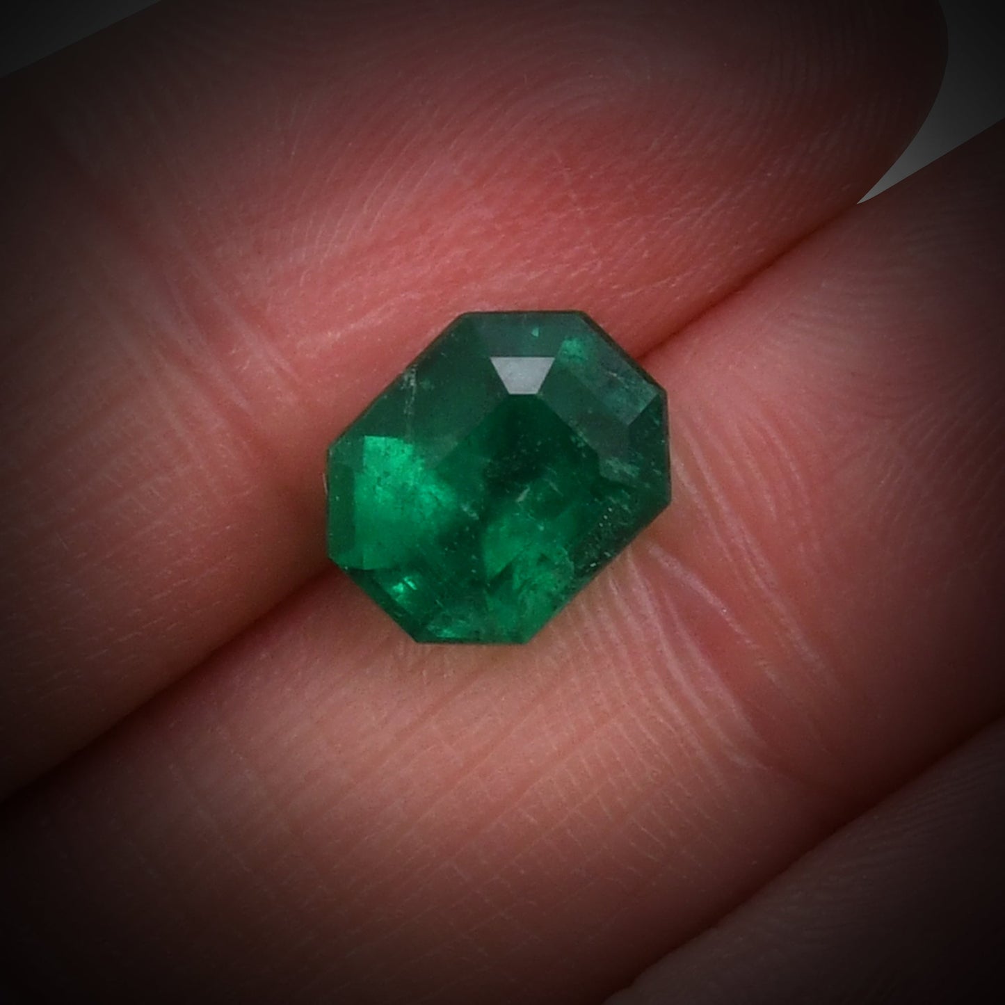 2.80 Carat Green COLOMBIAN Emerald Emerald CD