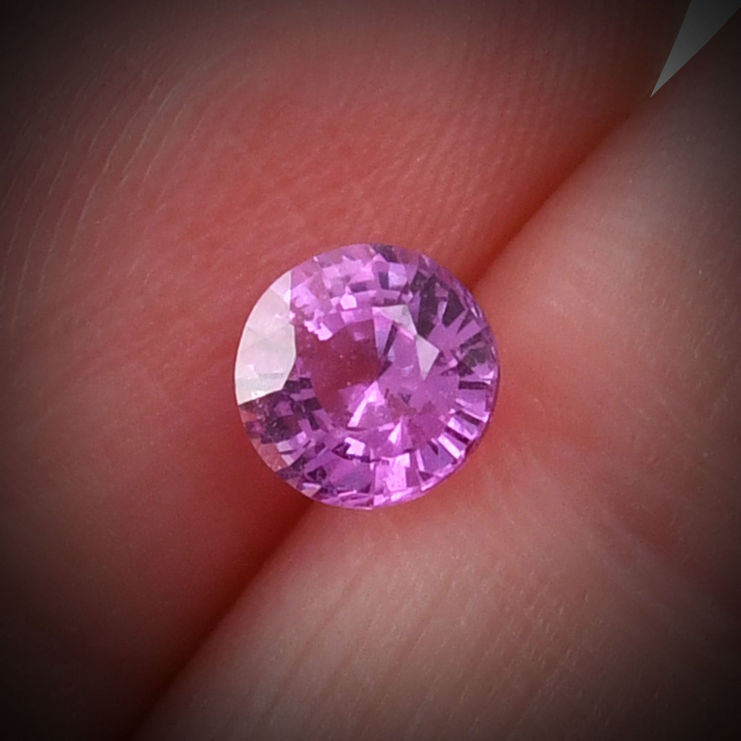 1,06 Karat rosa runder Saphir