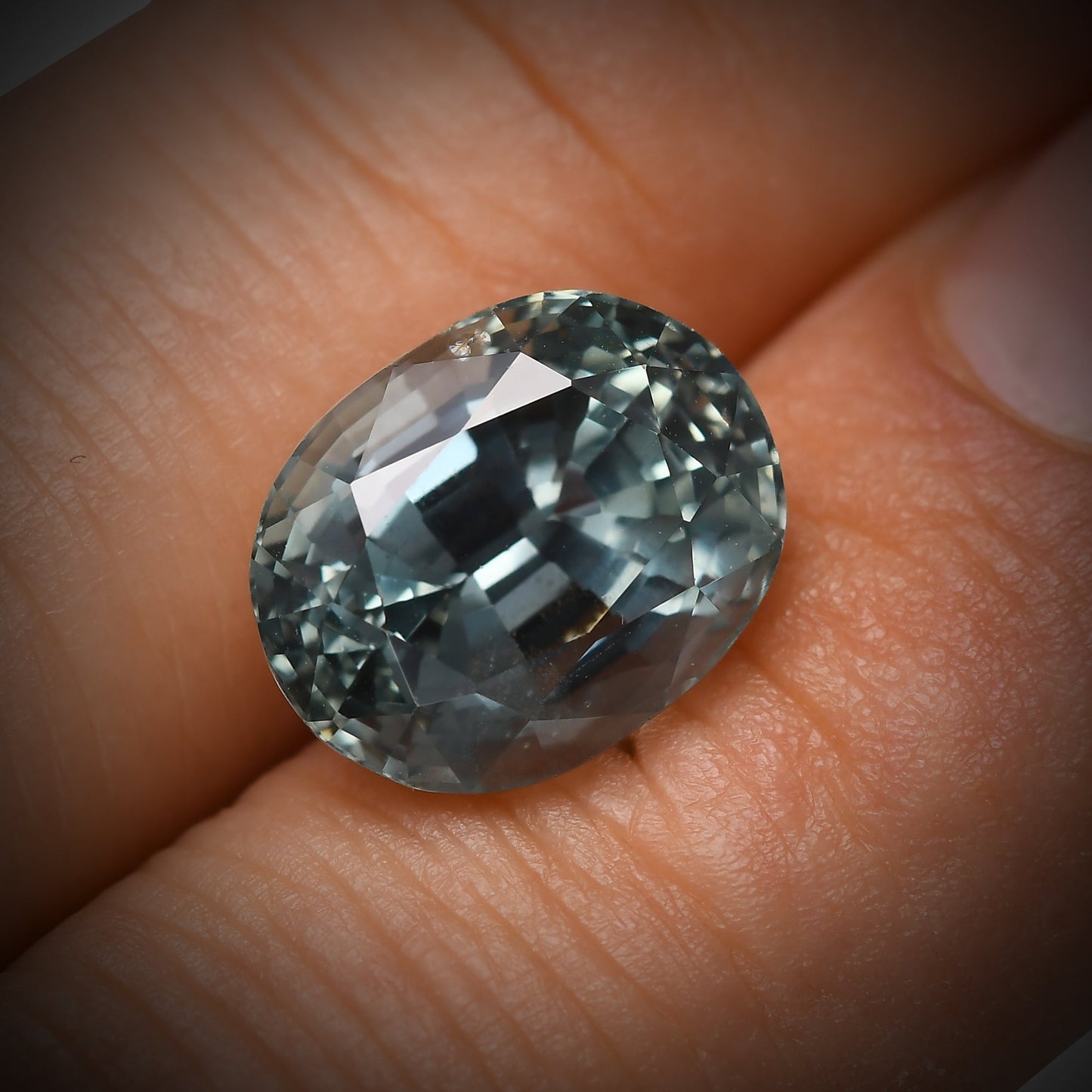10,52 Karat blauer ovaler Saphir aus Sri Lanka (GRS)