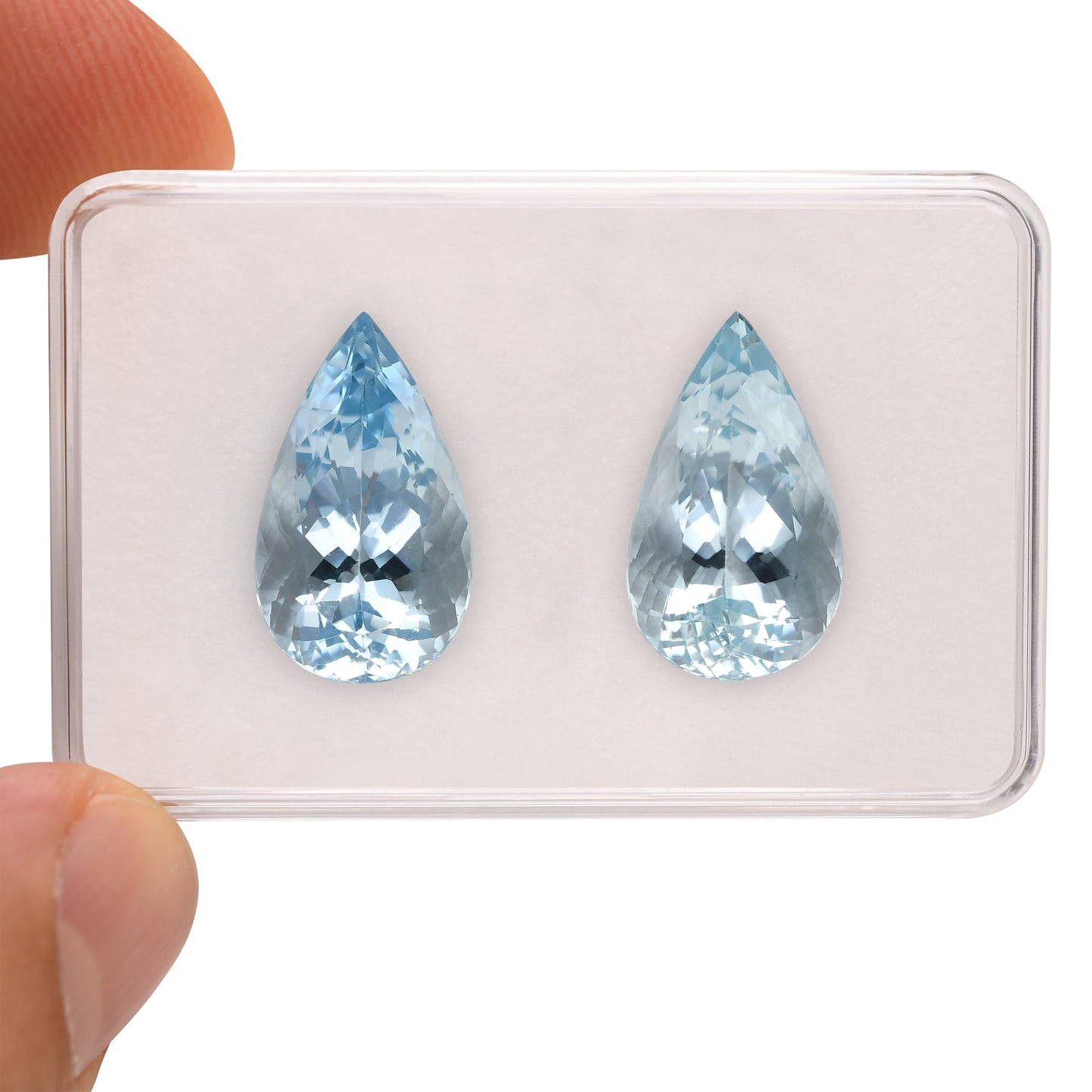 25,13 Karat blauer brasilianischer Birnen-Aquamarin