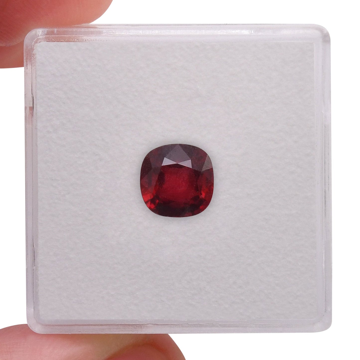 1,50 Karat roter MOSAMBIK-Kissenrubin CD