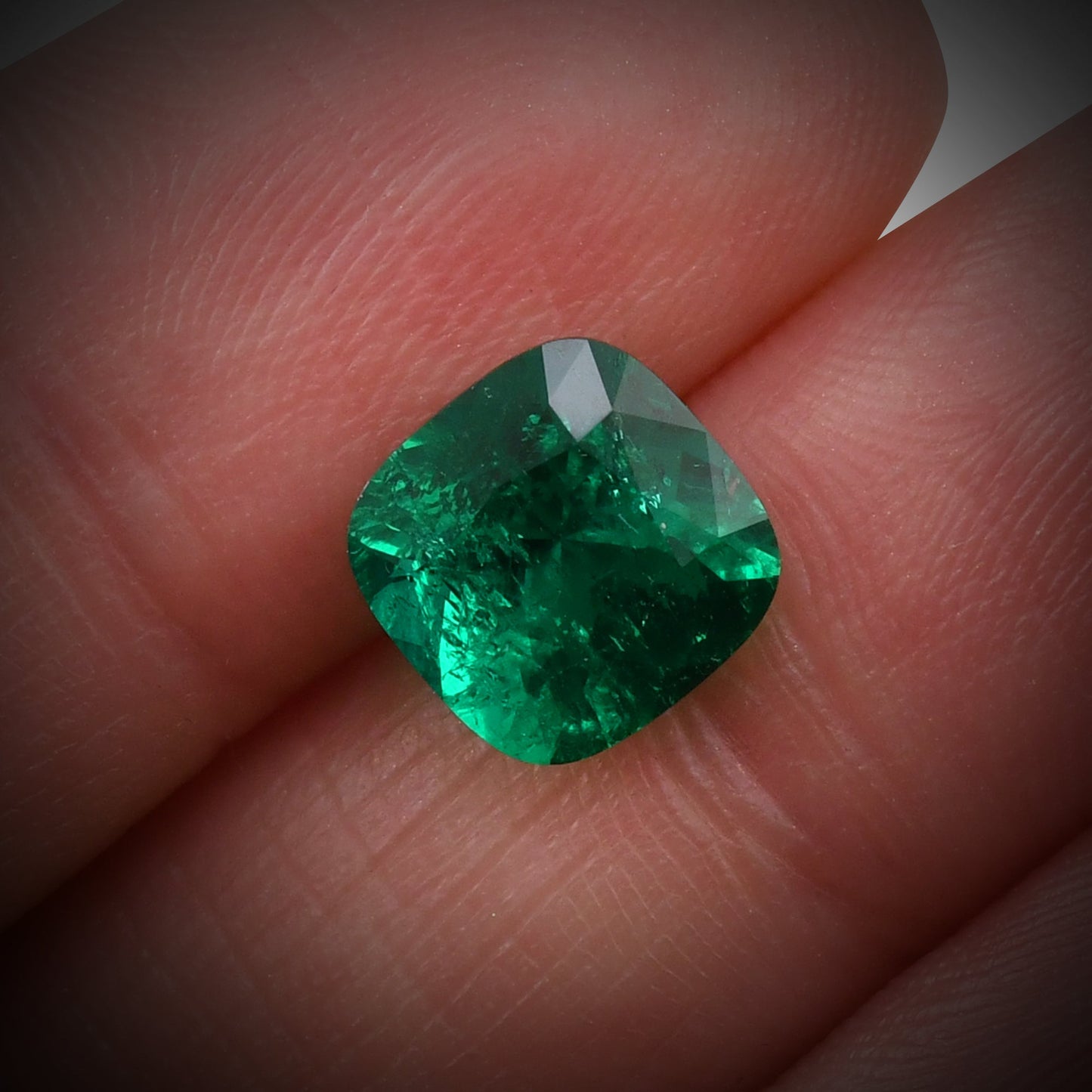 2,38 Karat Grüner kolumbianischer Kissenschliff Muzo Emerald CD