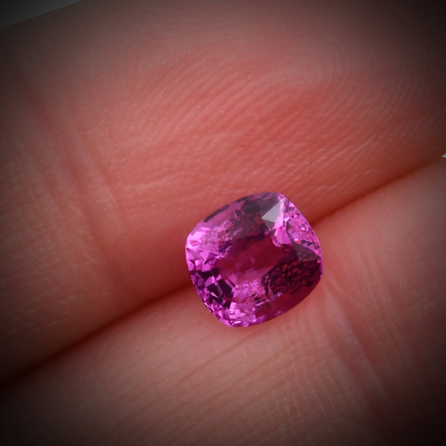 1,54 Karat rosa Kissen-Saphir