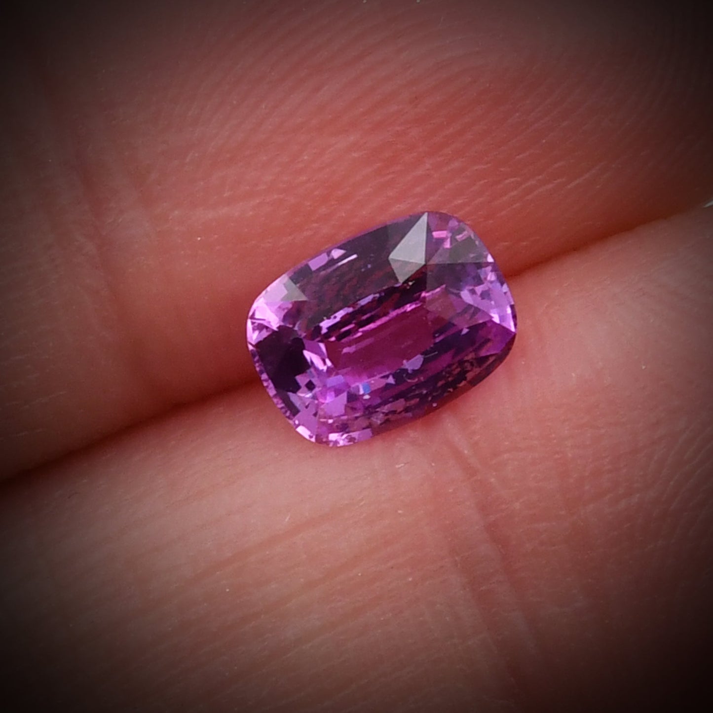 1,37 Karat rosa Kissen-Saphir