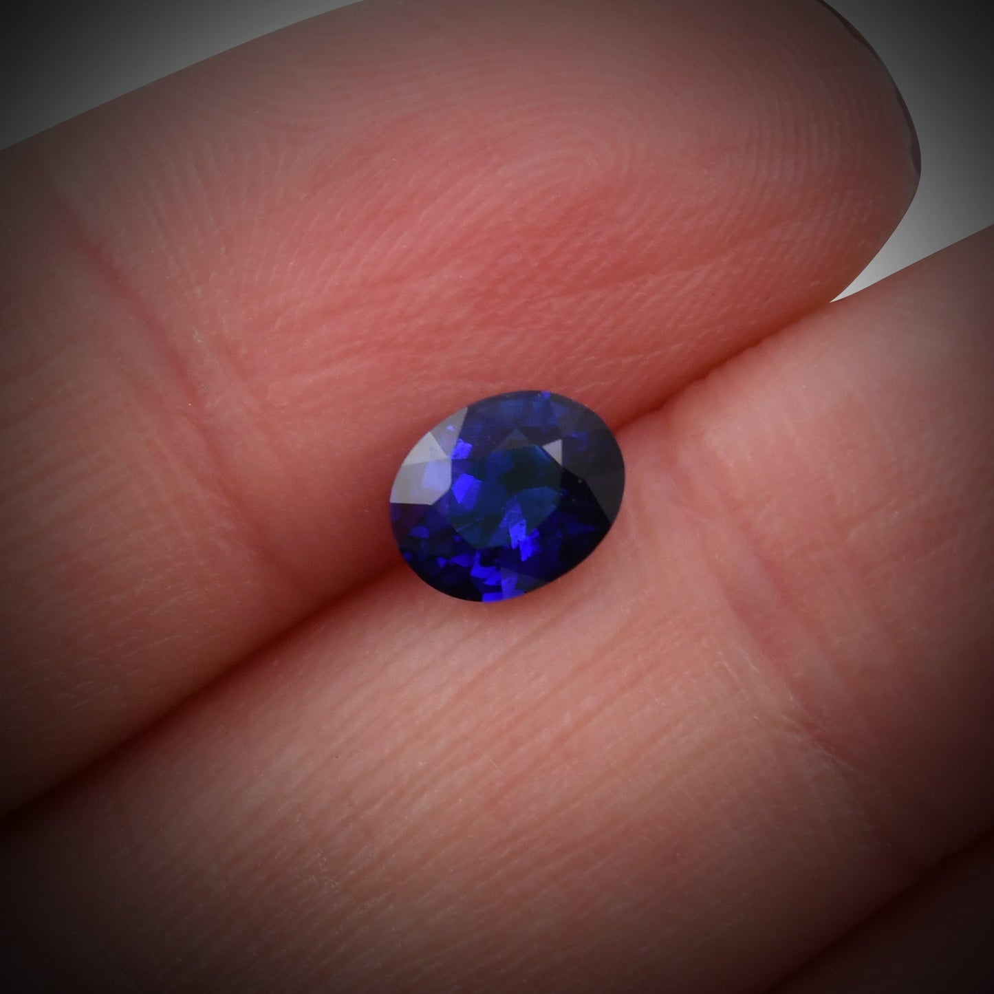 1,10 Karat blauer ovaler Saphir aus Sri Lanka