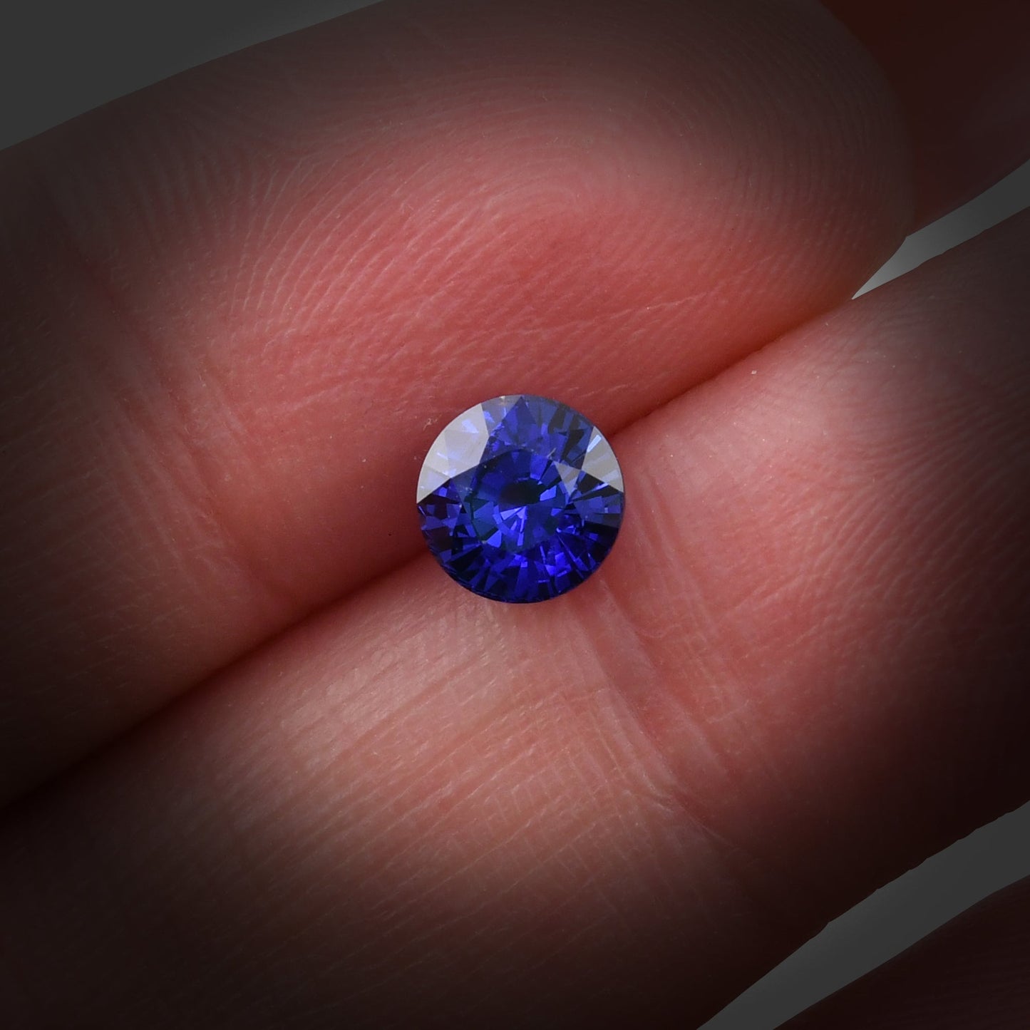1,12 Karat blauer runder Saphir aus Sri Lanka