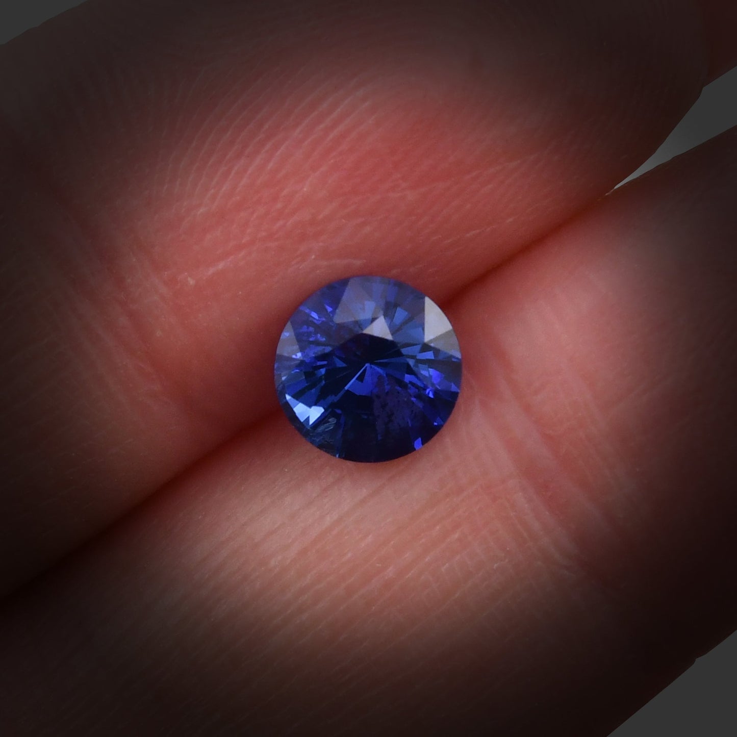 1,52 Karat blauer runder Saphir aus Sri Lanka