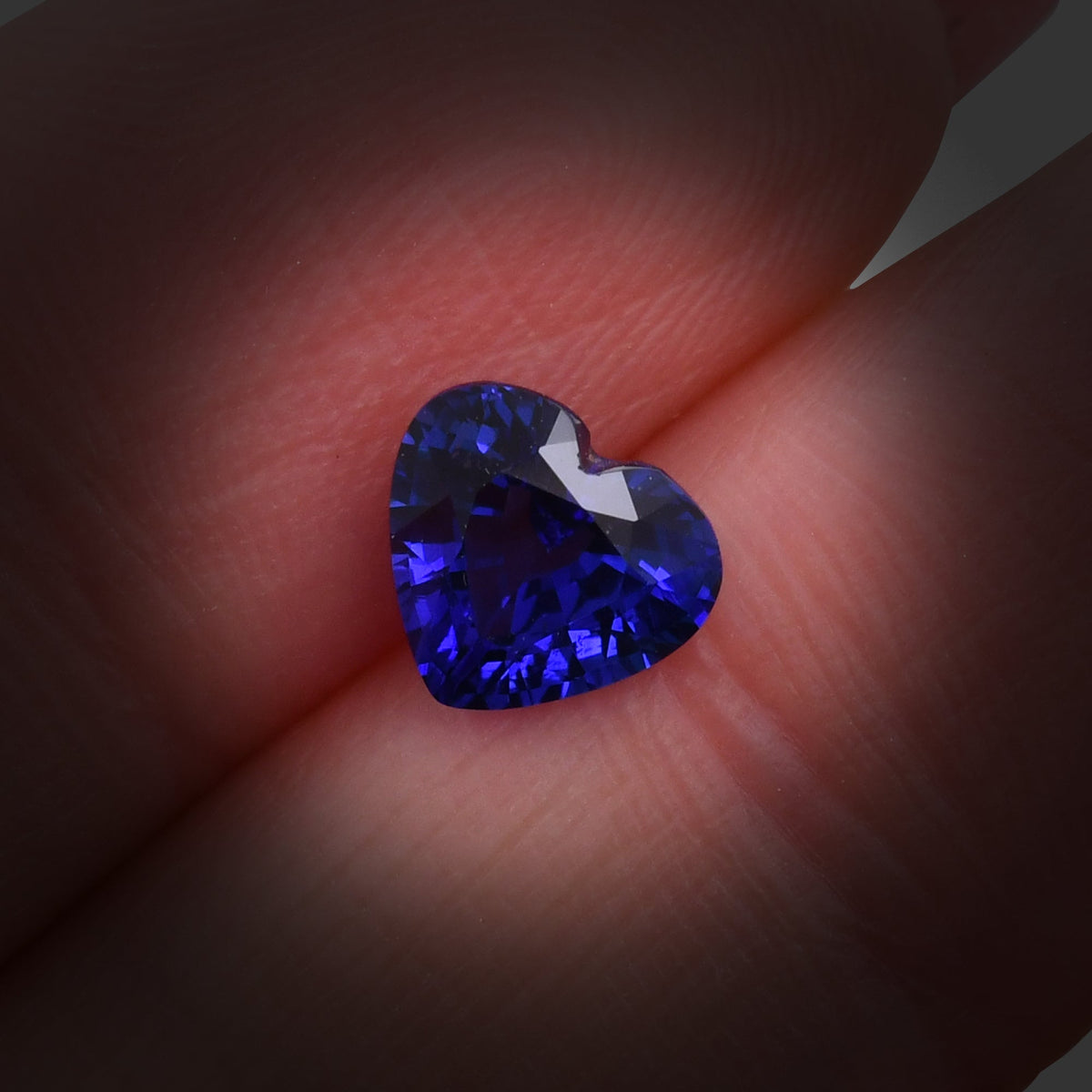 1,26 Karat blauer Herzsaphir aus Sri Lanka