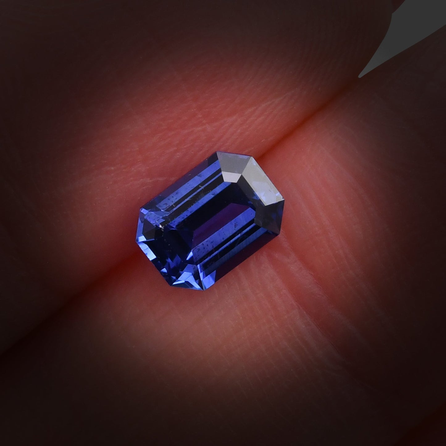 1,25 Karat blauer Smaragd-Saphir aus Sri Lanka