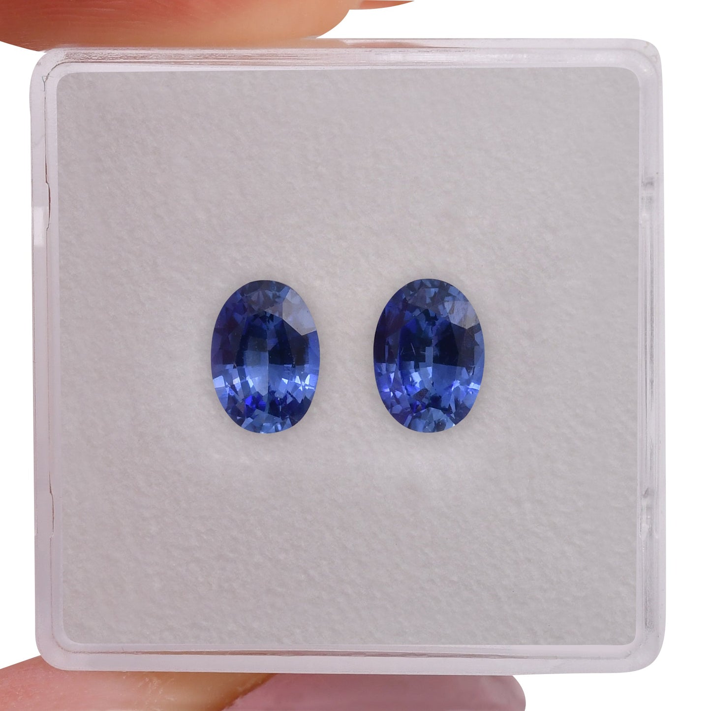 1,68 Karat blauer ovaler Saphir aus Sri Lanka