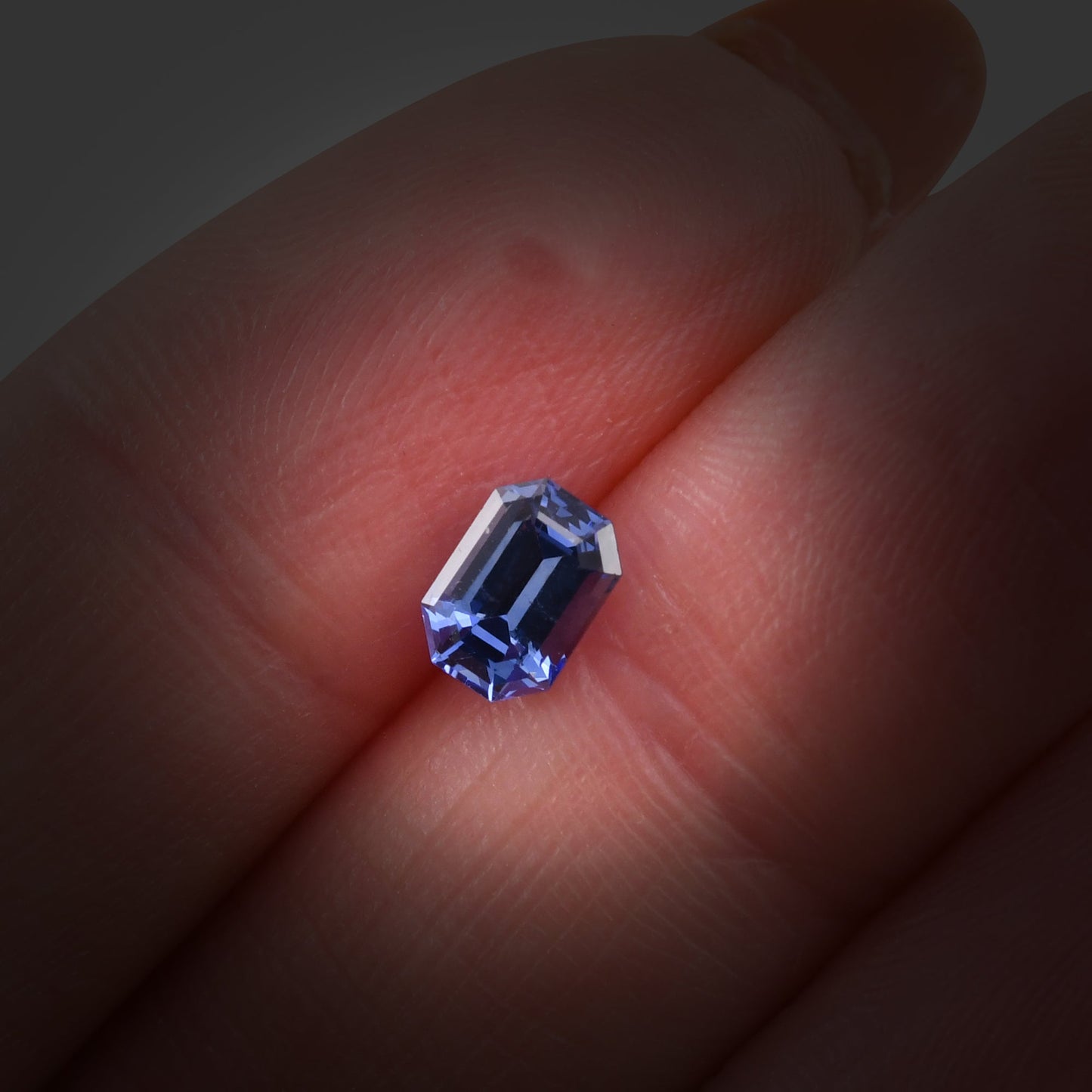 0,93 Karat blauer Smaragd-Saphir aus Sri Lanka