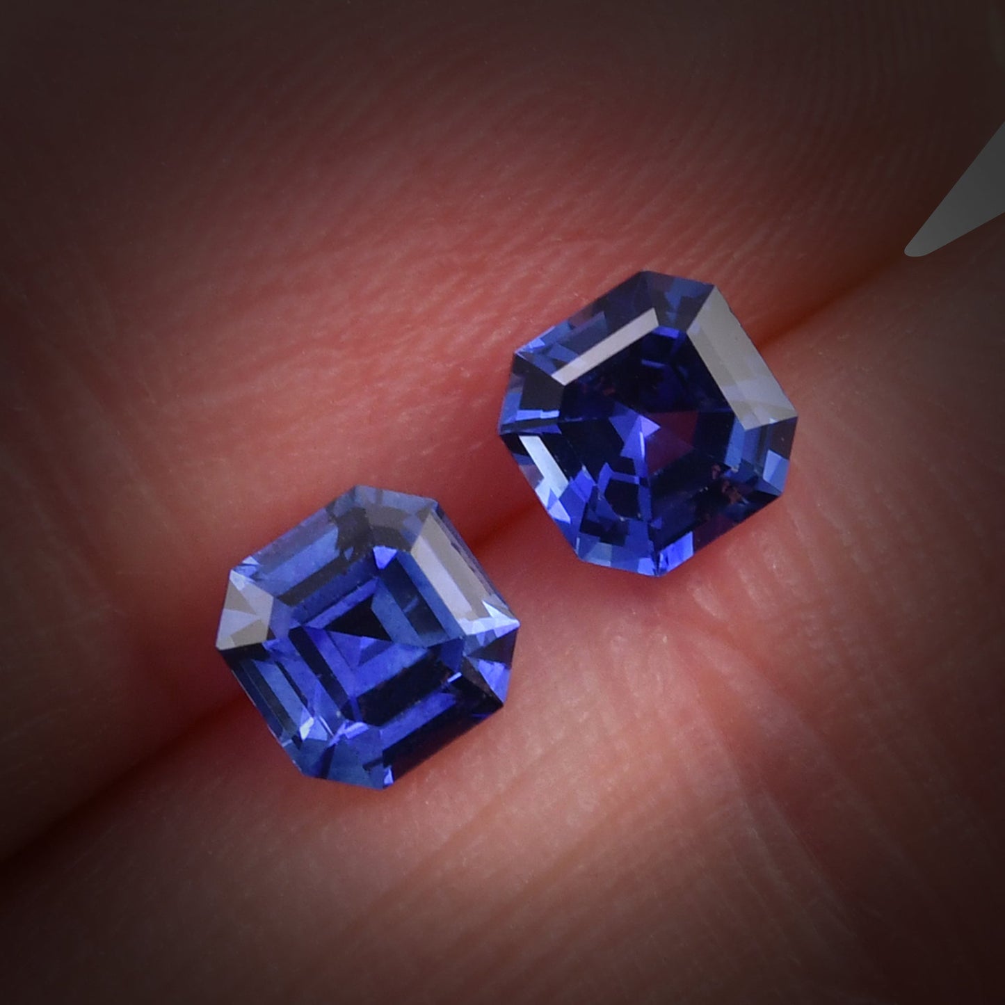 1,46 Karat blauer Smaragd-Saphir aus Sri Lanka