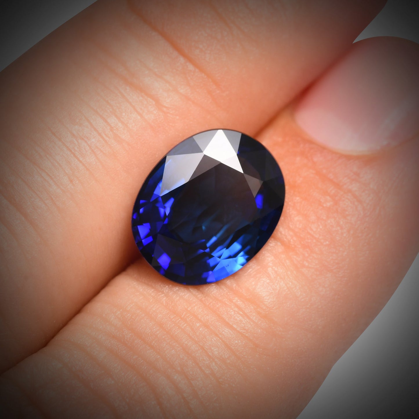6,58 Karat blauer ovaler Saphir aus Sri Lanka (GRS)