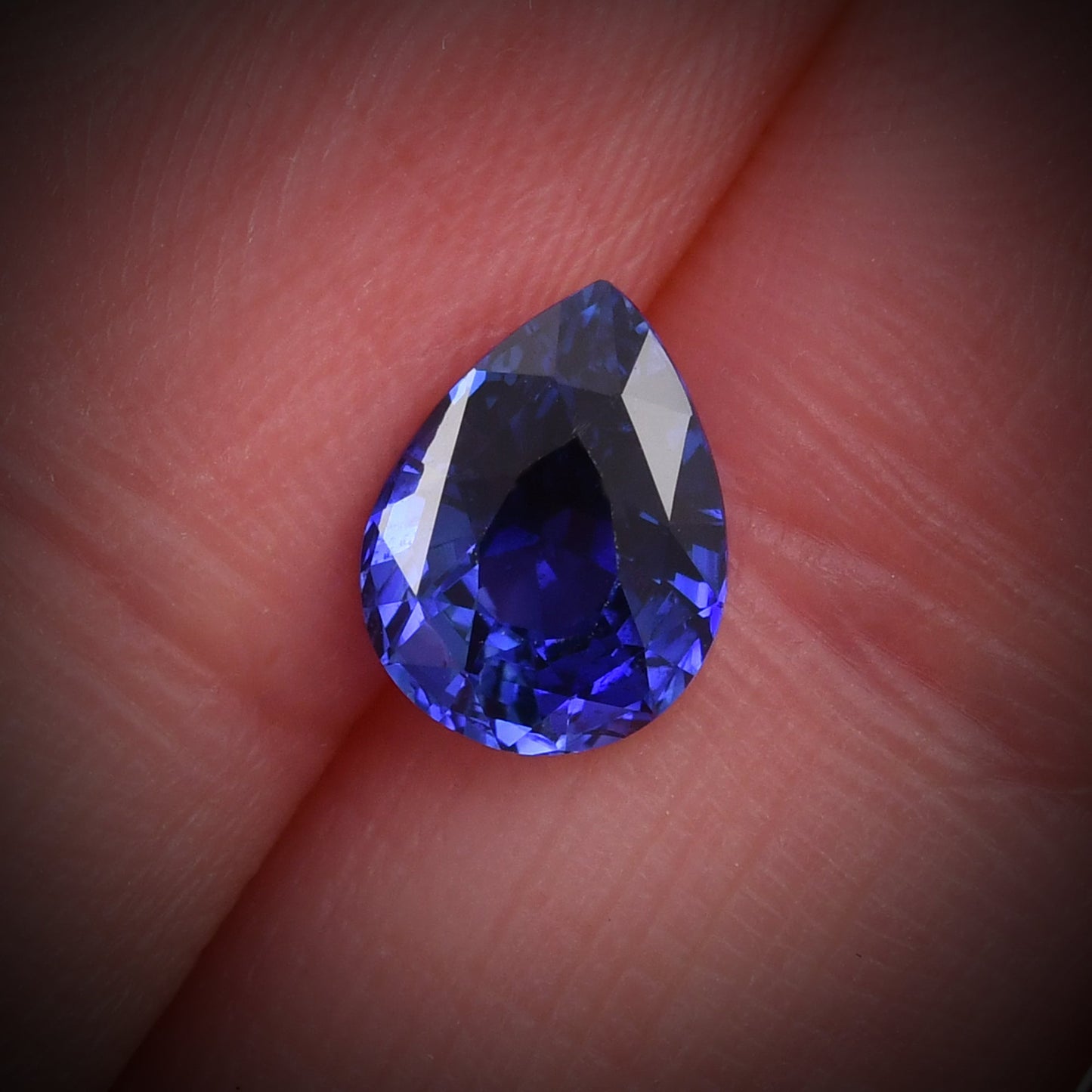 2,03 Karat blauer birnenförmiger Saphir aus Sri Lanka