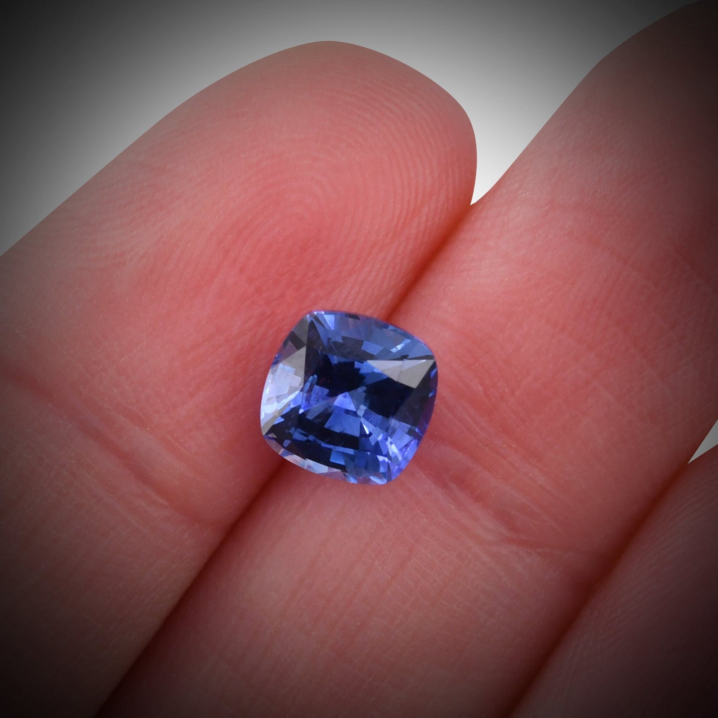 2,28 Karat blauer Kissen-Saphir aus Sri Lanka