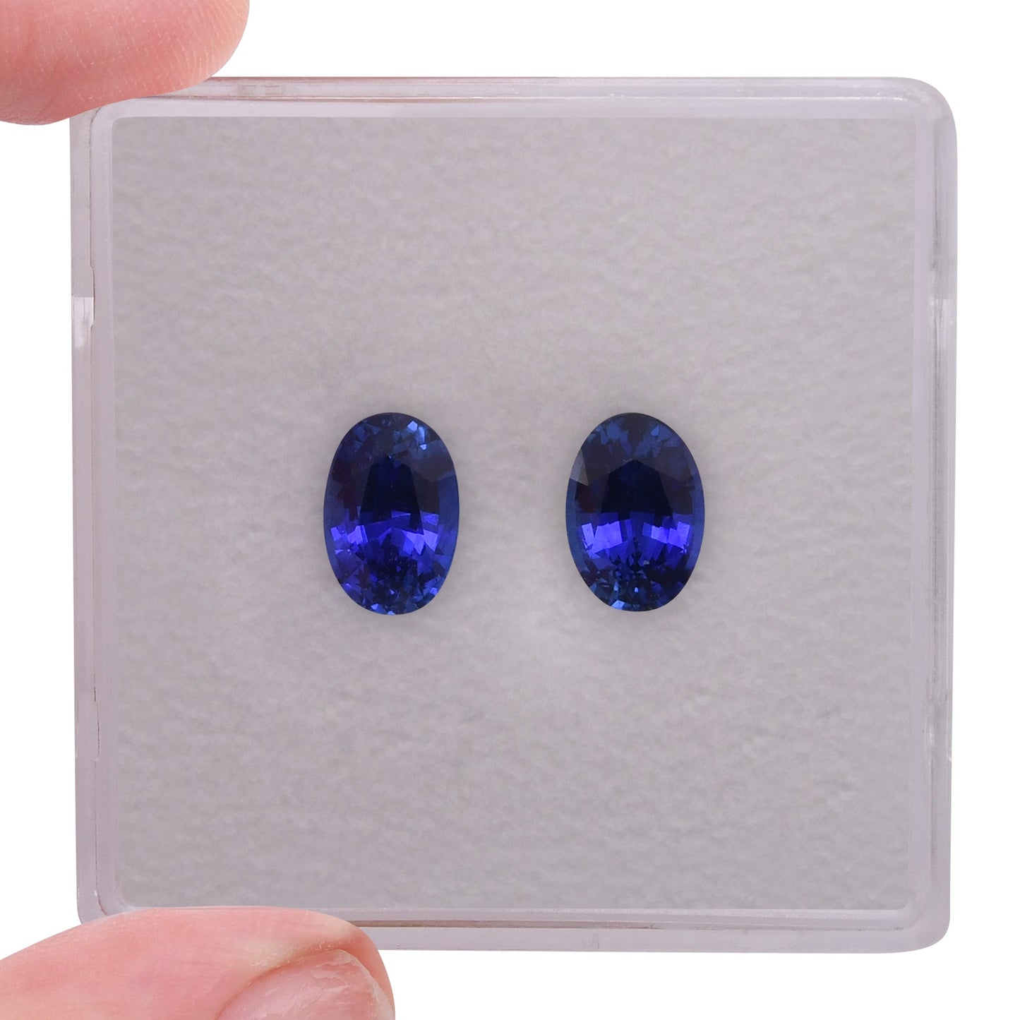 1,65 Karat blauer ovaler Saphir aus Sri Lanka