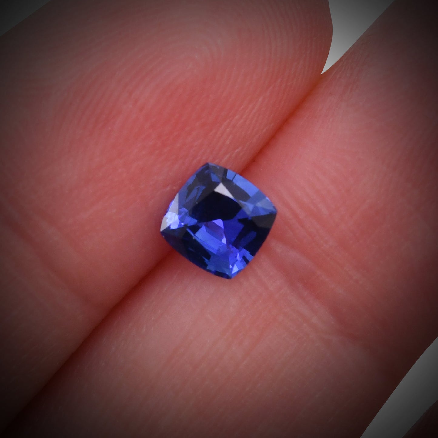 0,81 Karat blauer Kissen-Saphir aus Sri Lanka