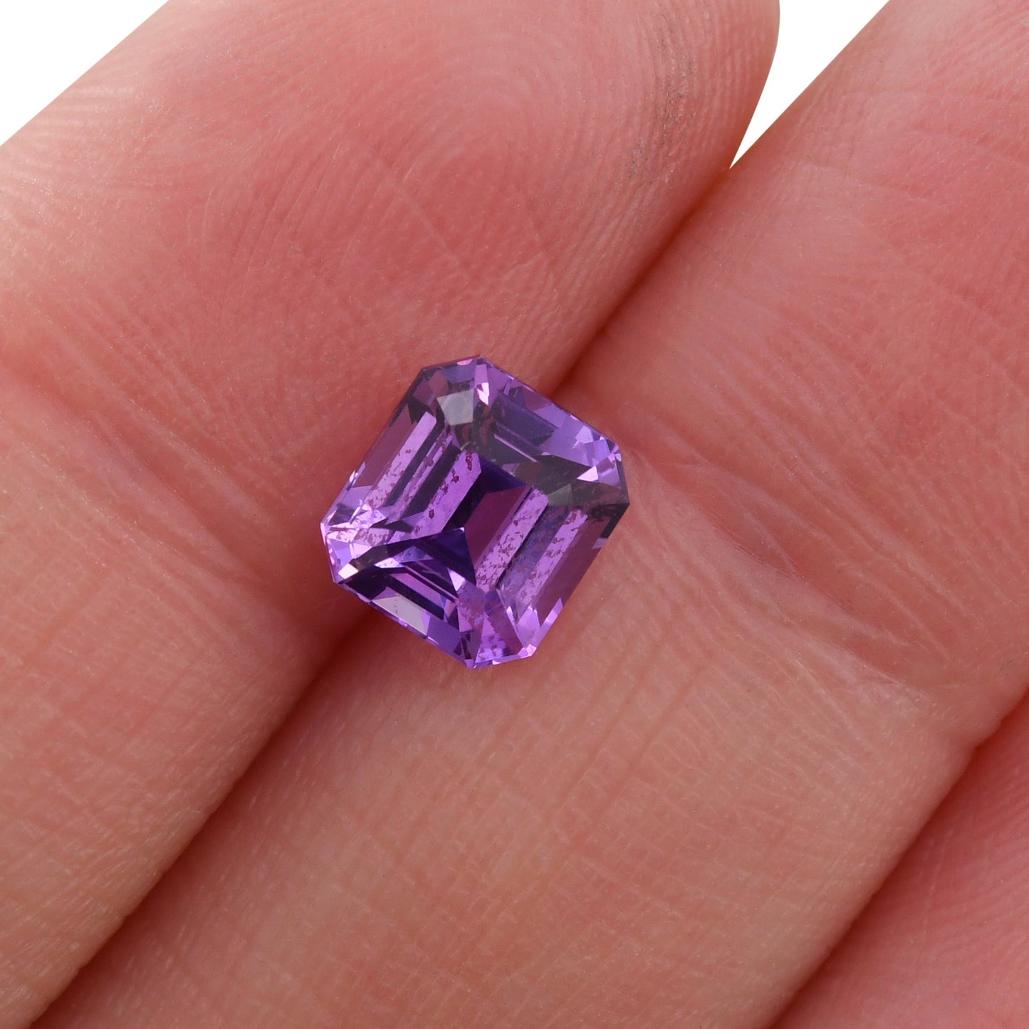 2,14 Karat violetter Madagaskar-Smaragd-Saphir