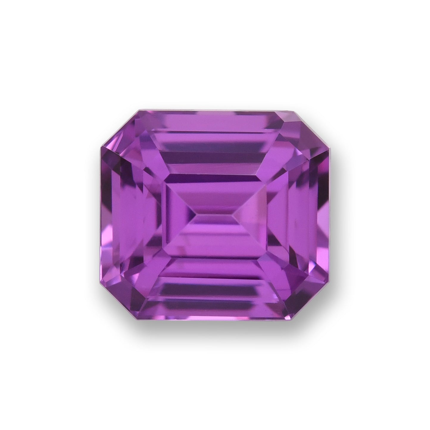 1,53 Karat violetter Madagaskar-Smaragd-Saphir