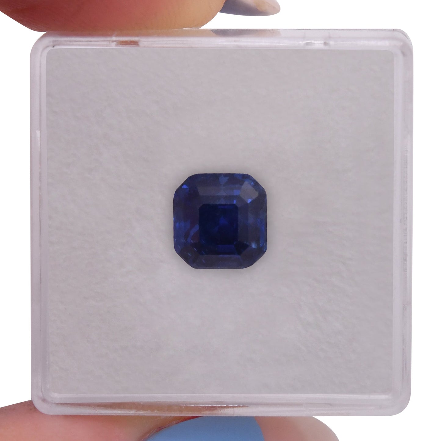 3,14 Karat blauer Madagaskar-Smaragd-Saphir AGL