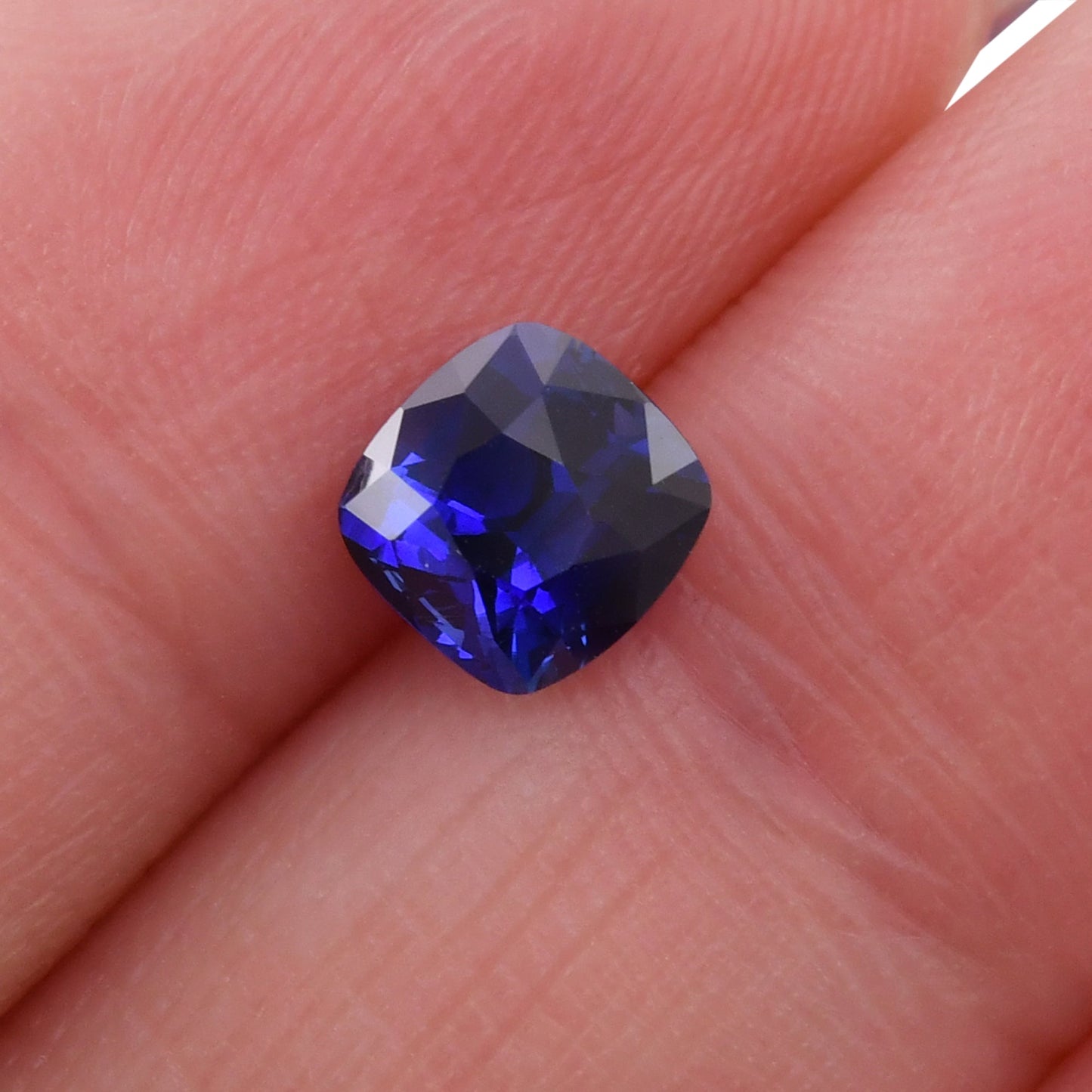 1,32 Karat blauer Kissen-Saphir AGL