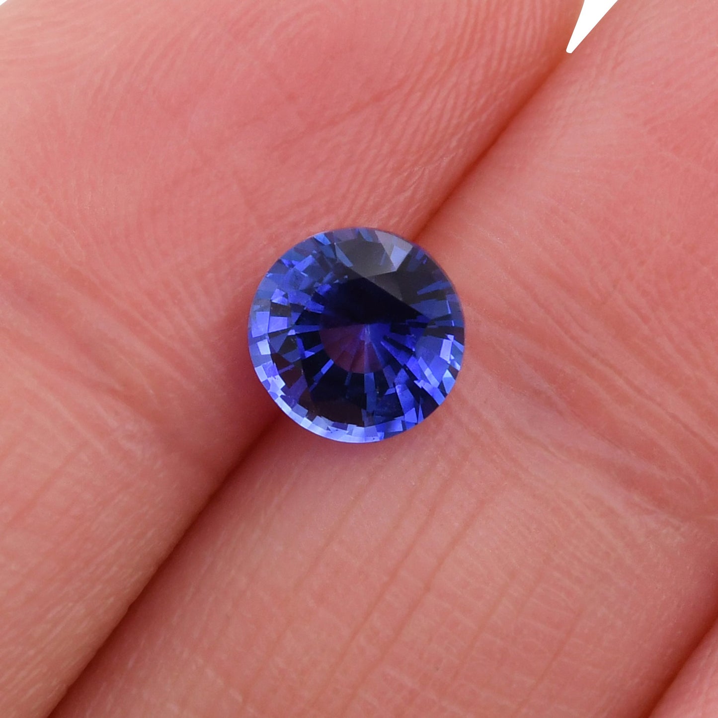 1,34 Karat blauer runder Saphir aus Sri Lanka