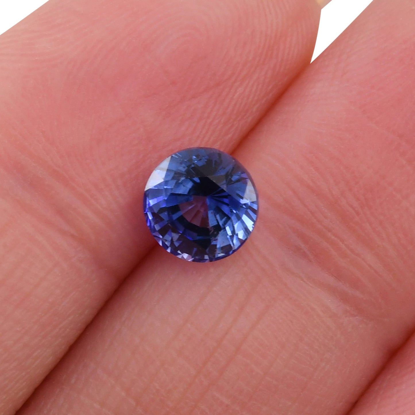 1,67 Karat blauer runder Saphir aus Sri Lanka