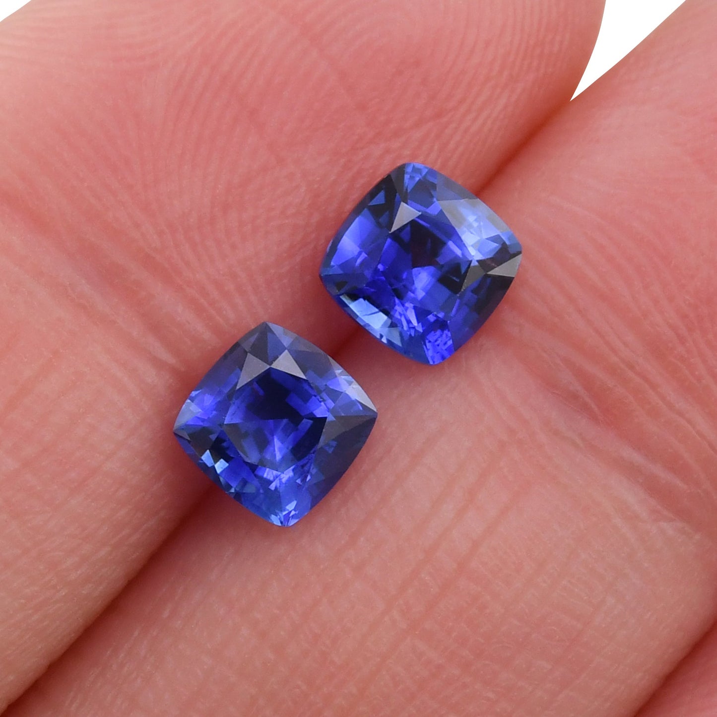 1,90 Karat blauer Kissen-Saphir aus Sri Lanka