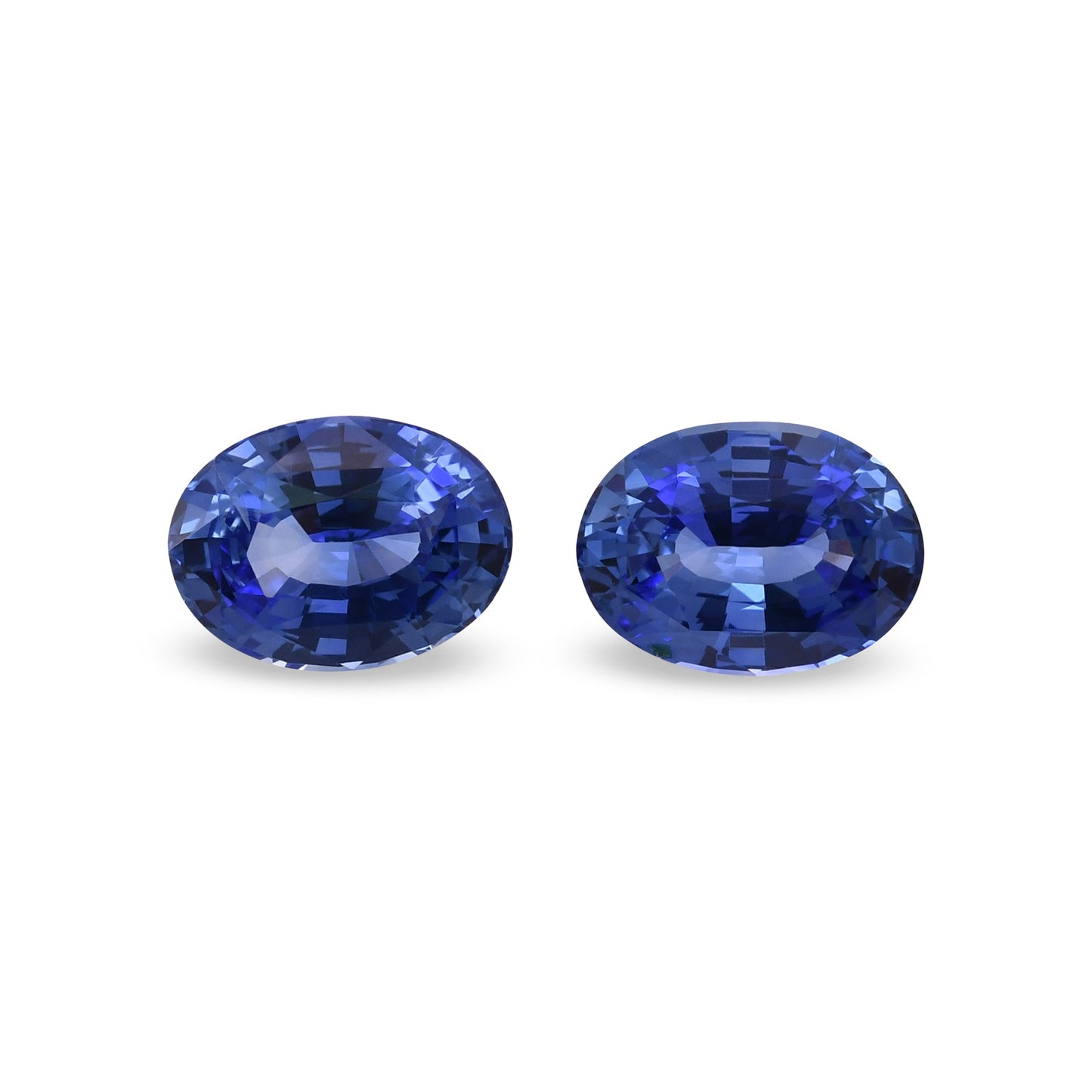 3,65 Karat blauer ovaler Saphir aus Sri Lanka