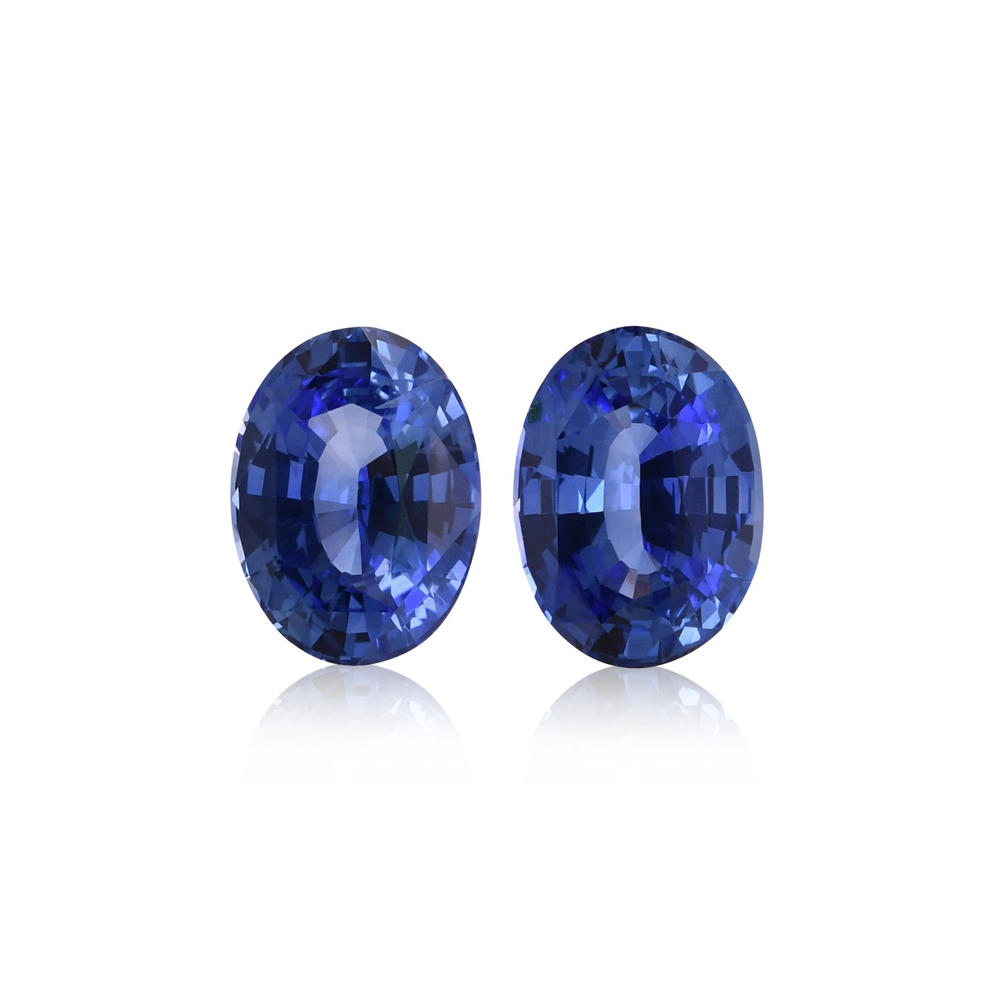 3,65 Karat blauer ovaler Saphir aus Sri Lanka