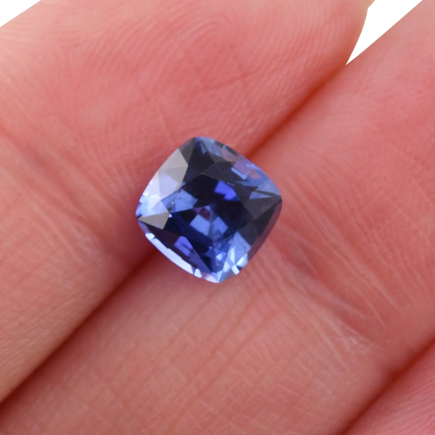 1,96 Karat blauer Kissen-Saphir aus Sri Lanka