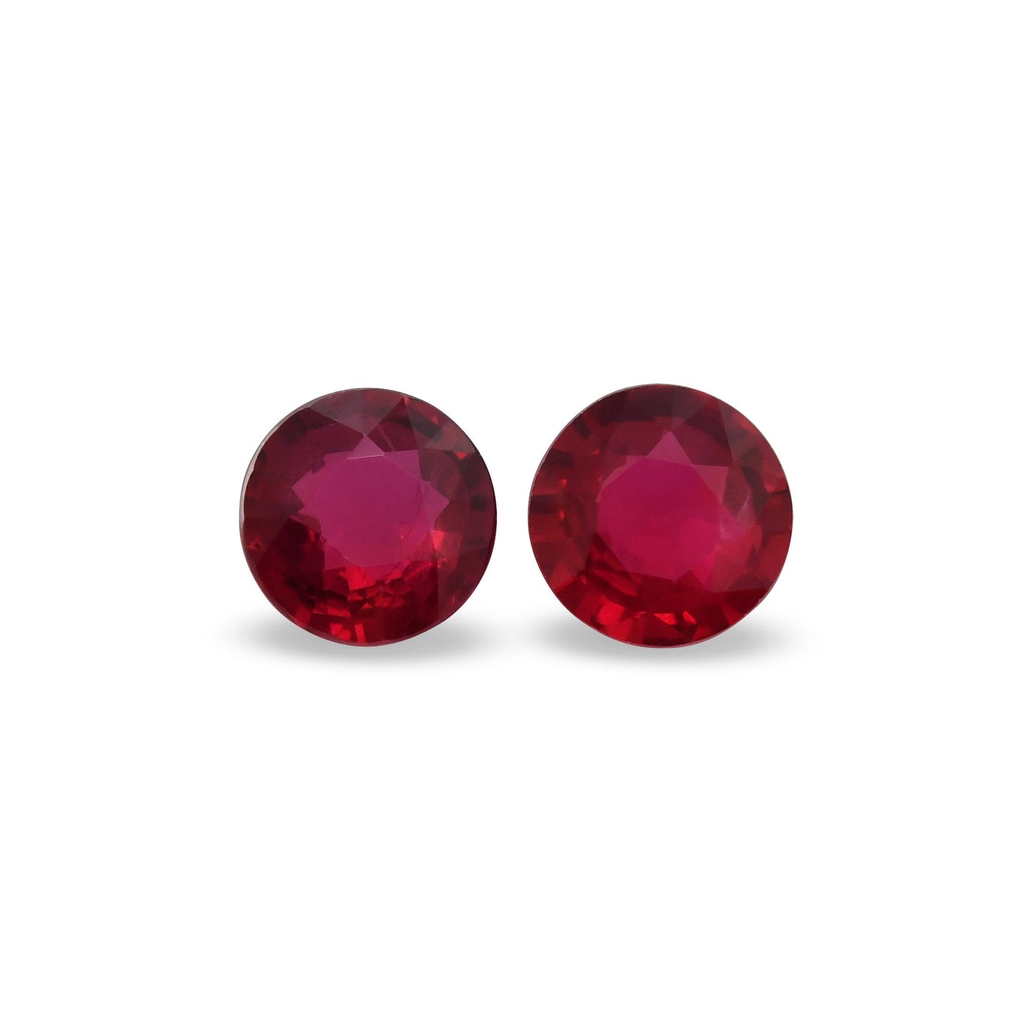 2,12 Karat roter runder Rubin aus Mosambik