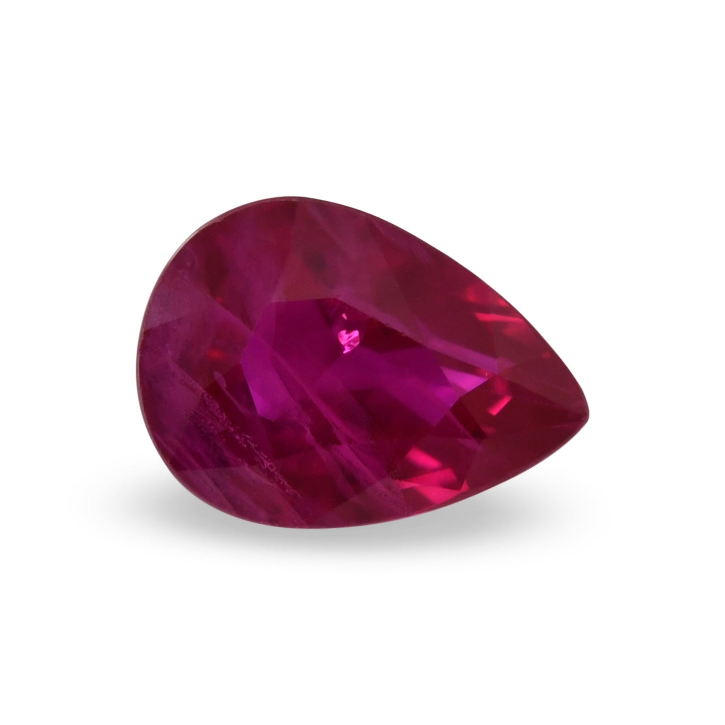 1,02 Karat roter Mosambik-Birnenrubin