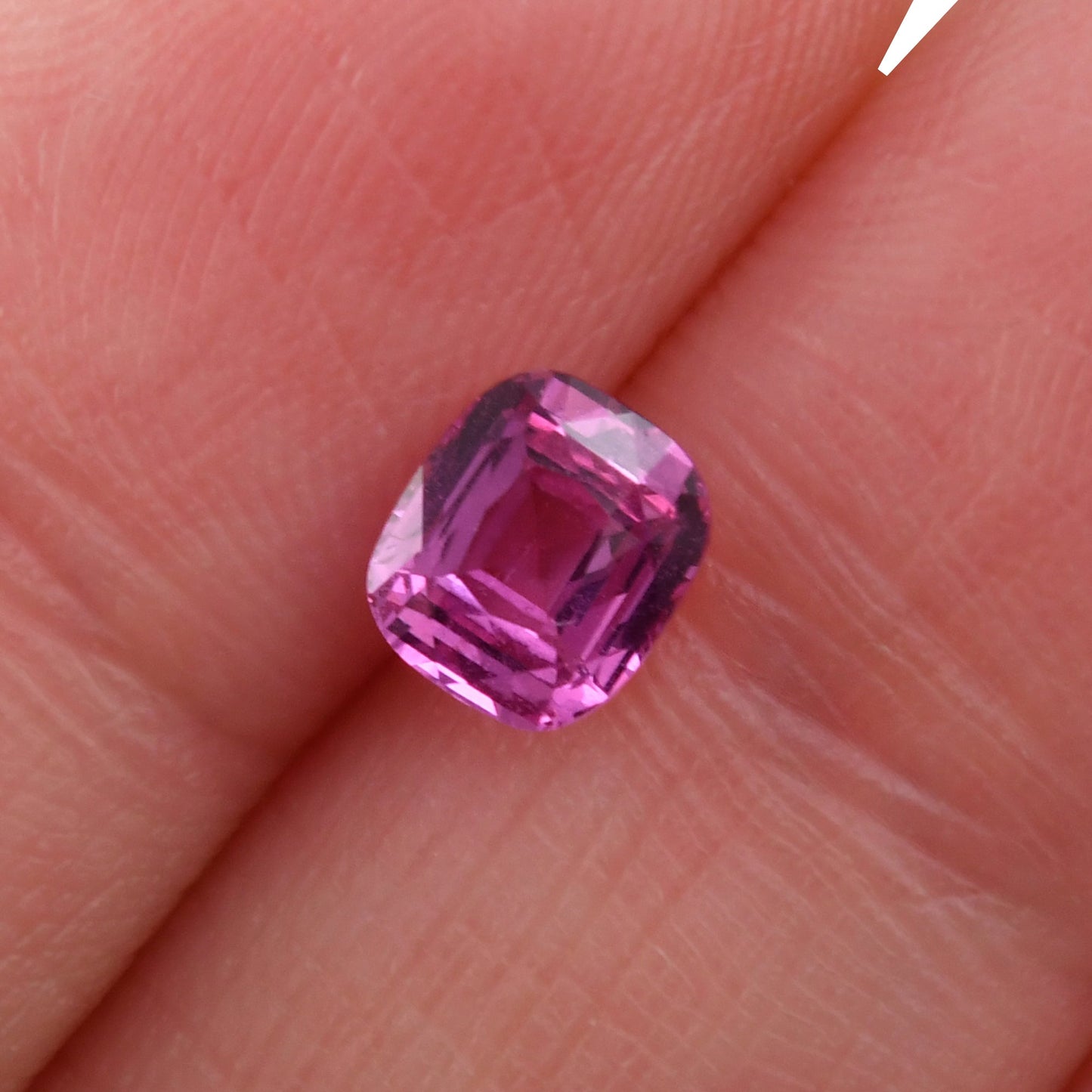 0,99 Karat rosafarbener MADAGASCAR Kissen-Saphir