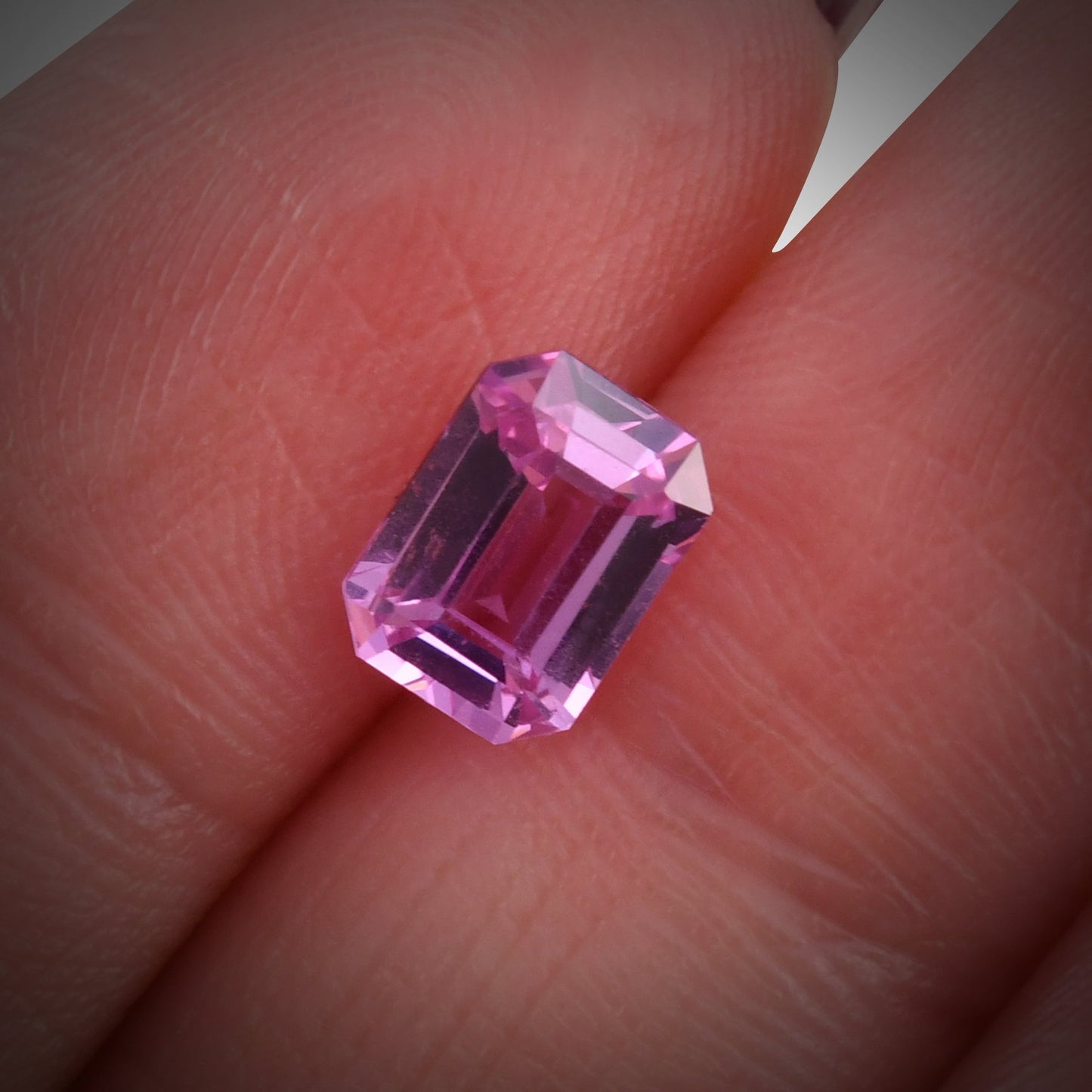 1,52 Karat rosafarbener Madagaskar-Smaragd-Saphir