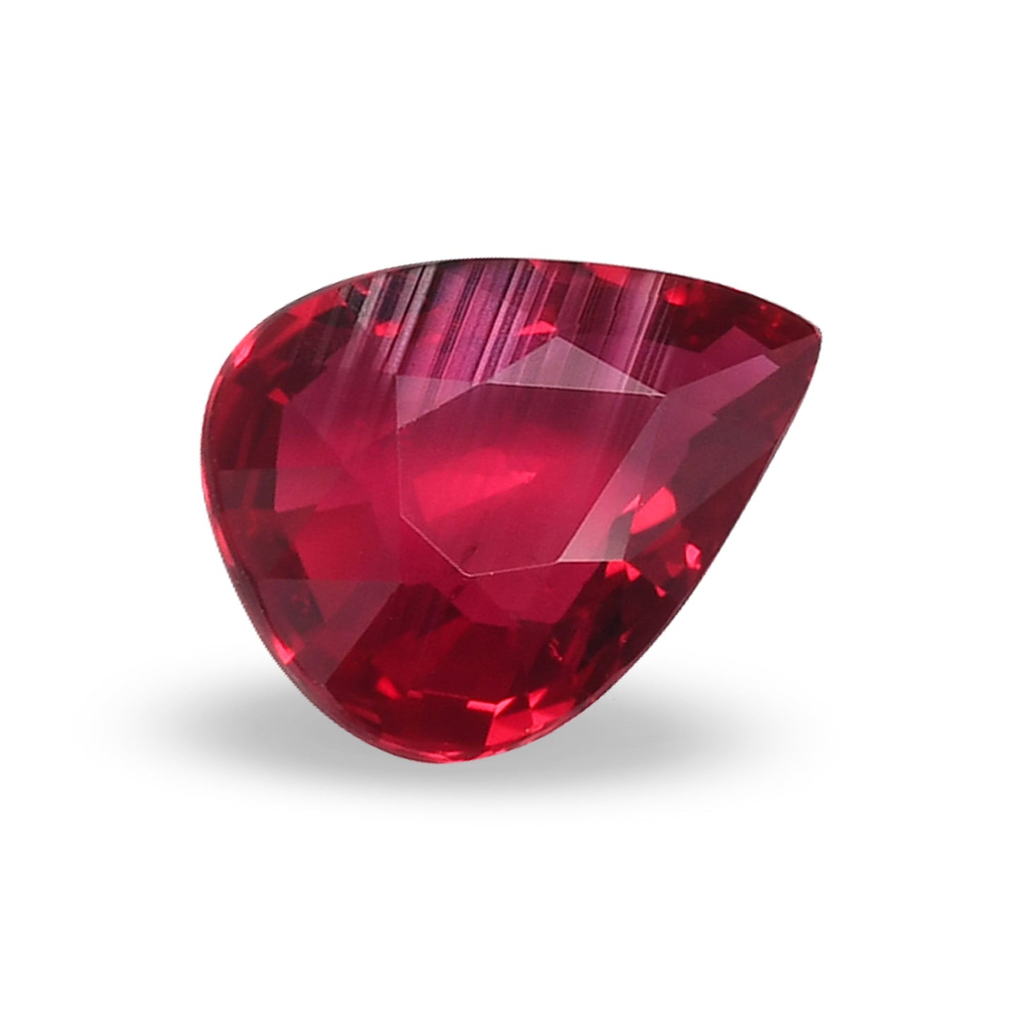 2,01 Karat roter Mosambik-Birnenrubin GRS