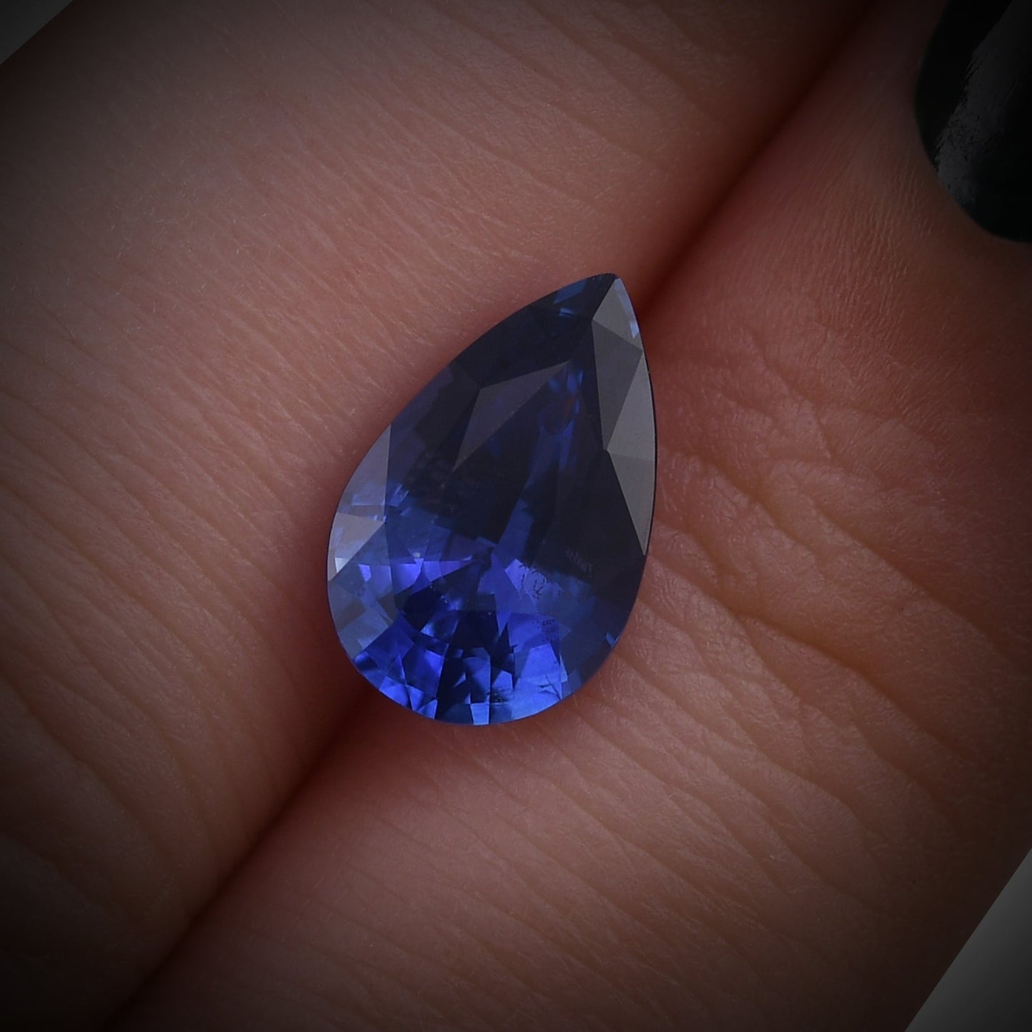 3,07 Karat blauer birnenförmiger Saphir aus Sri Lanka (CD)