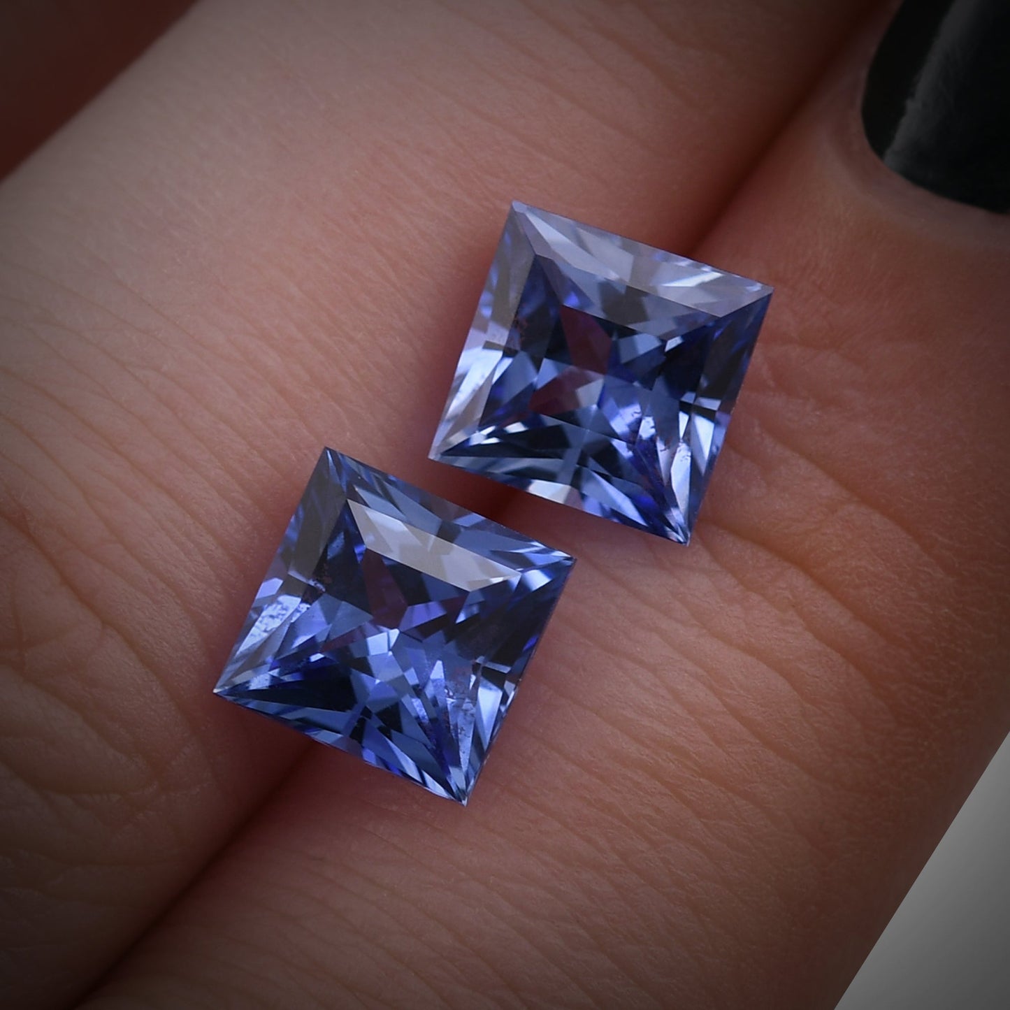 5,60 Karat blaue Sri Lanka Prinzesssaphire (Paar)