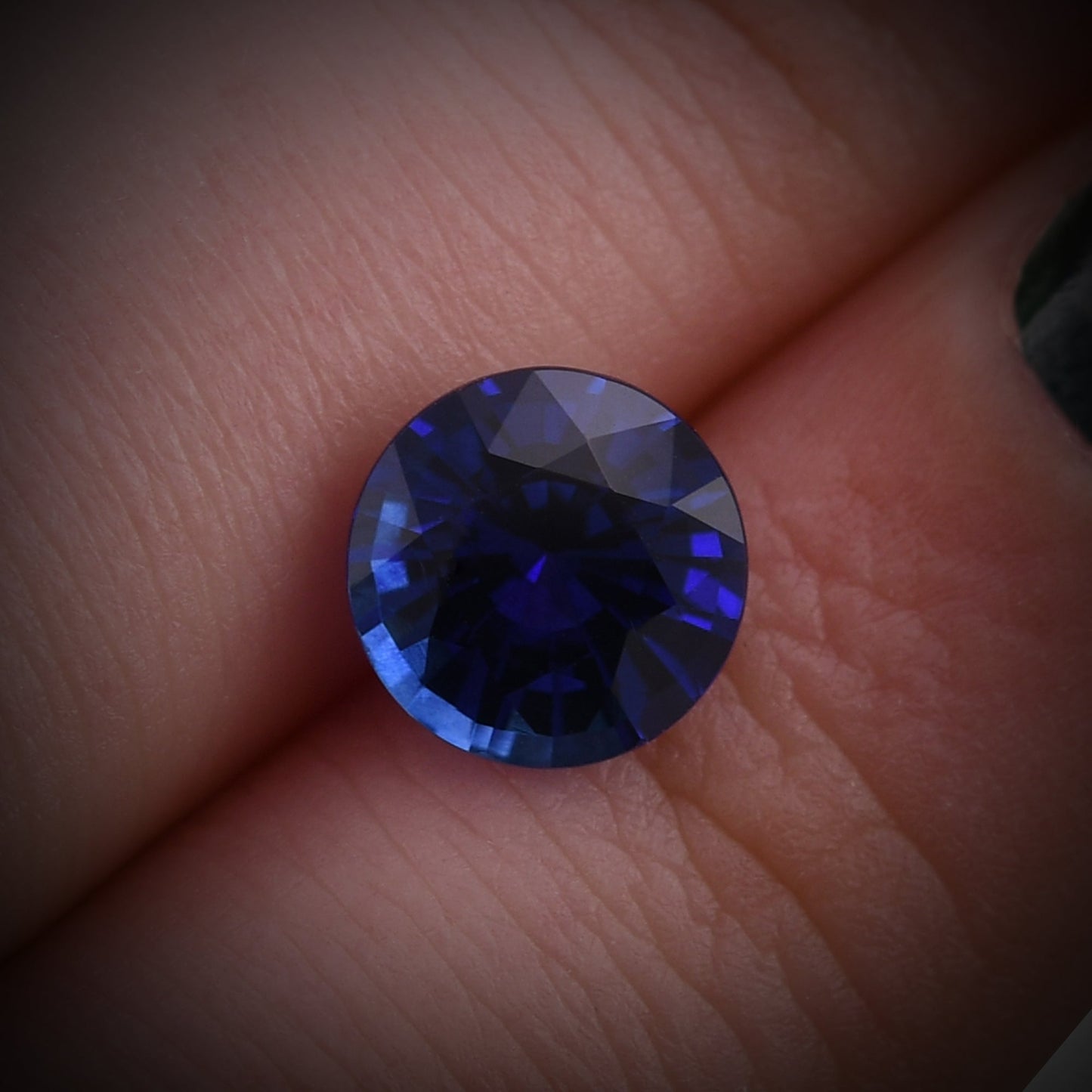 2,62 Karat blauer runder Saphir aus Sri Lanka