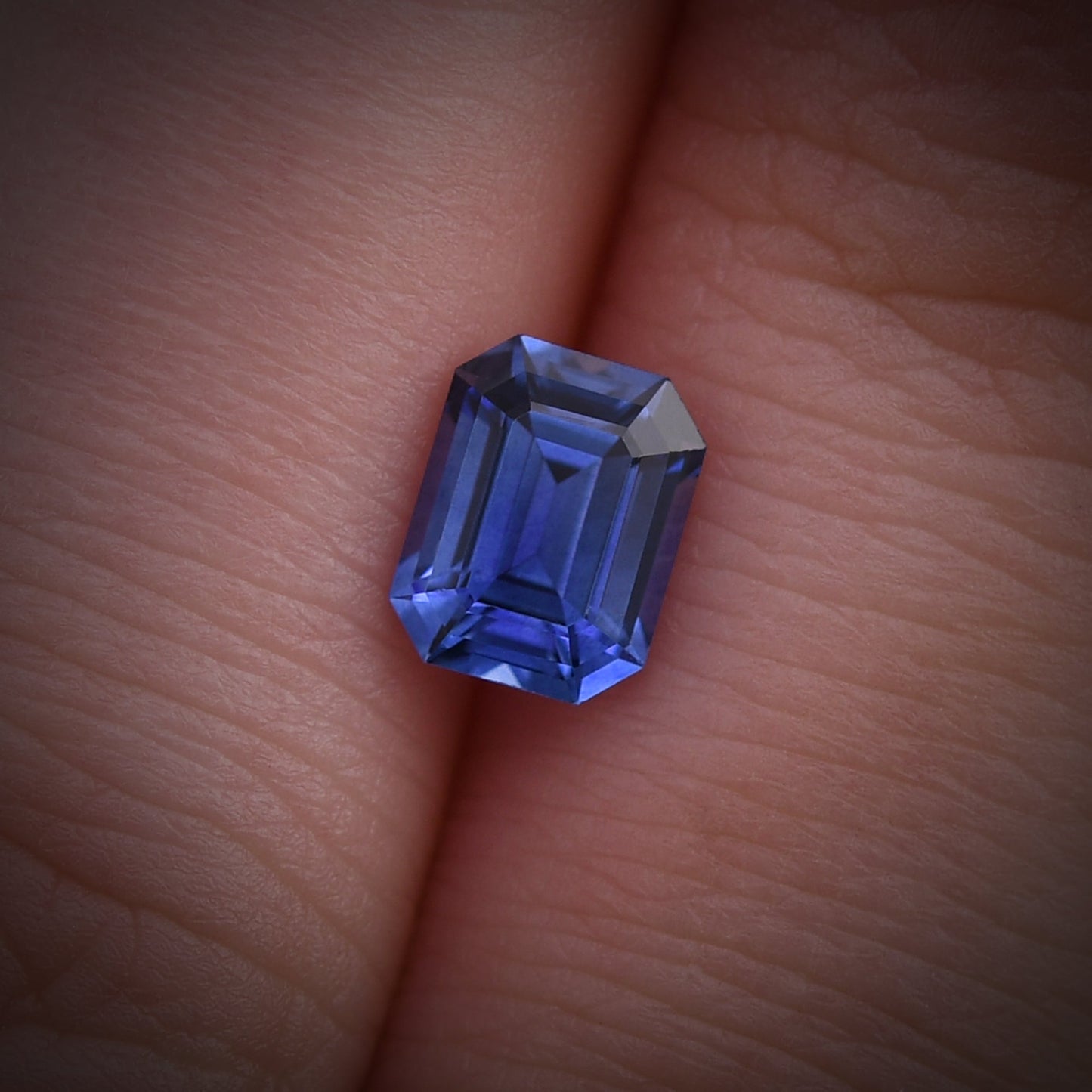 1,12 Karat blauer Smaragd-Saphir aus Sri Lanka