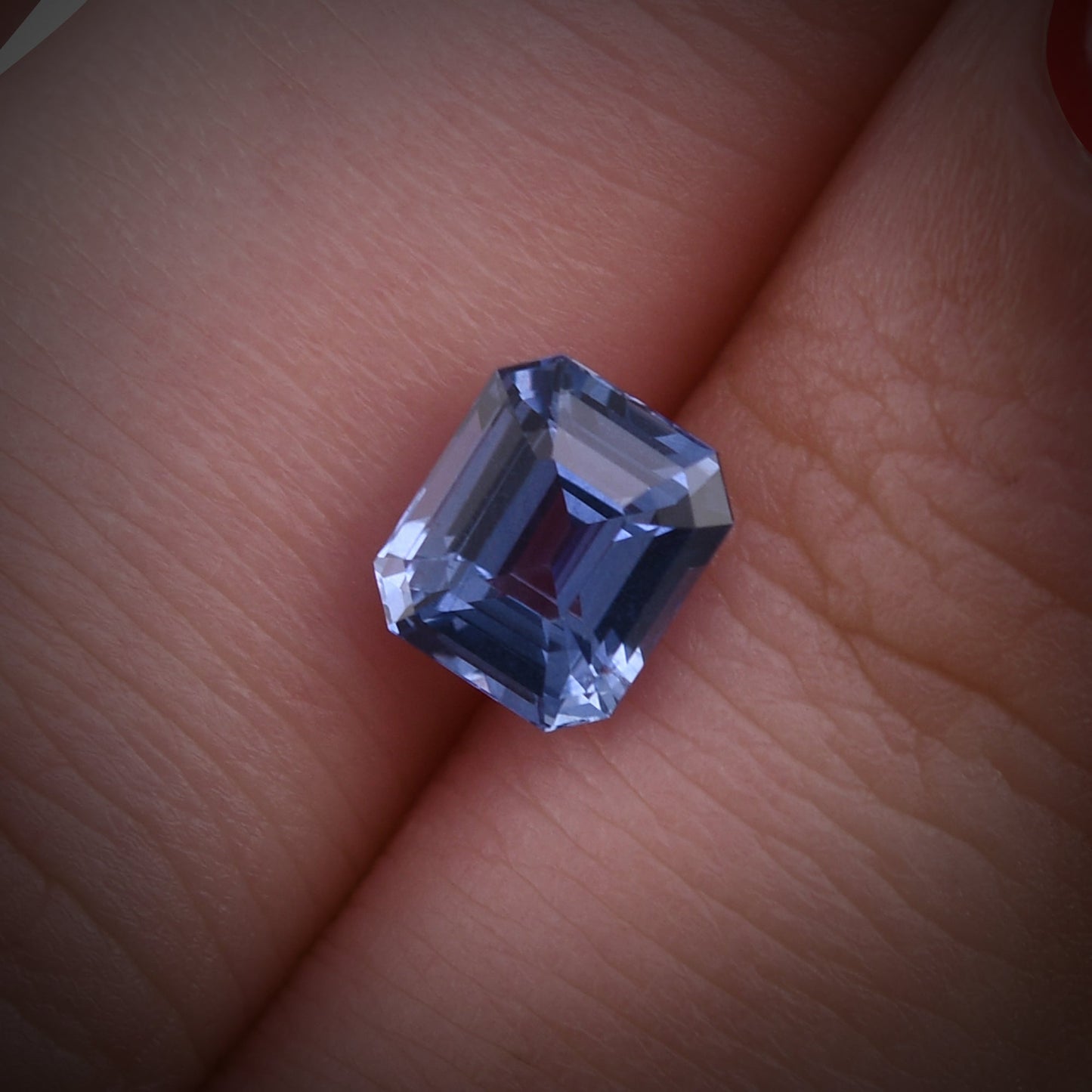 1,74 Karat blauer Smaragd-Saphir aus Sri Lanka