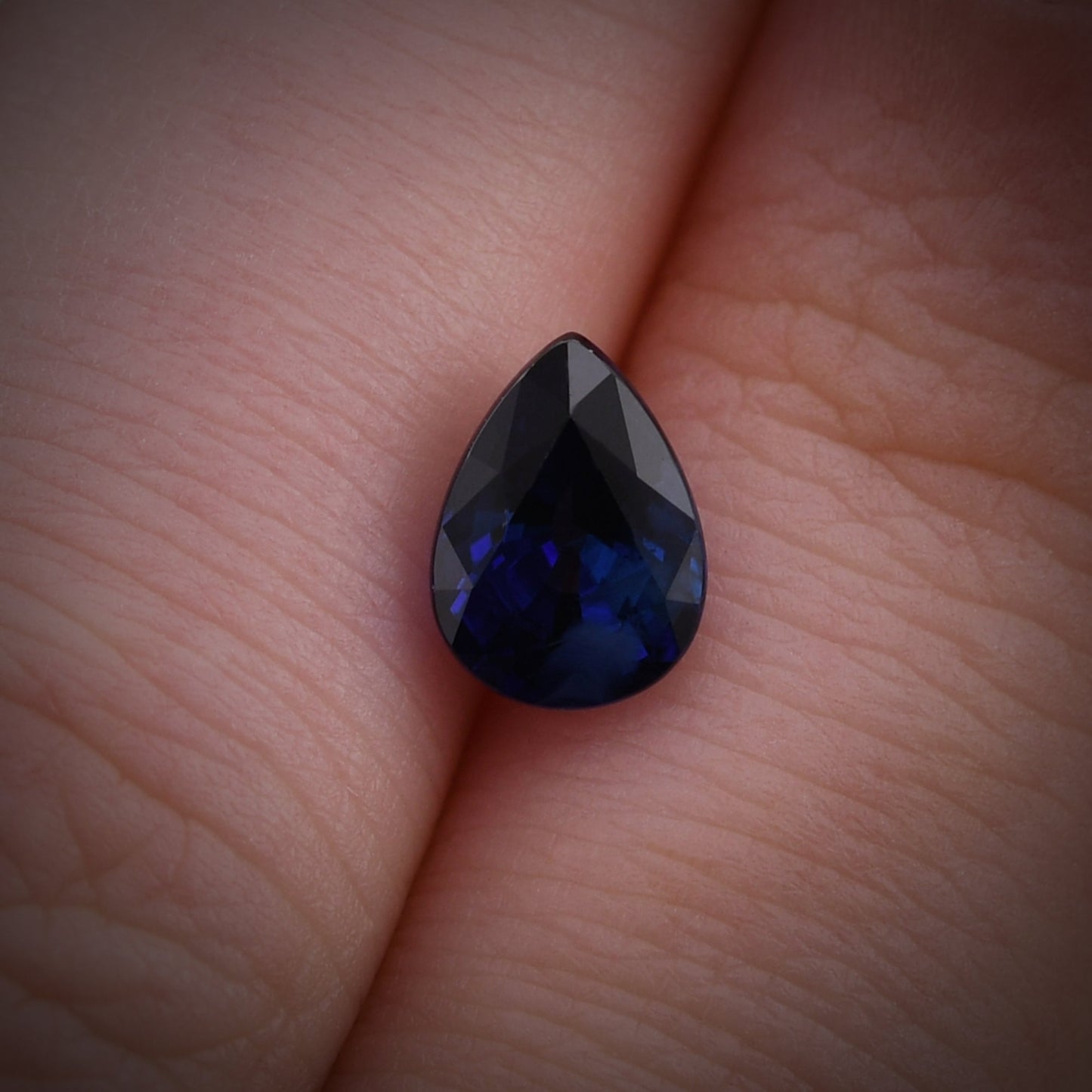 1,86 Karat blauer birnenförmiger Saphir aus Sri Lanka