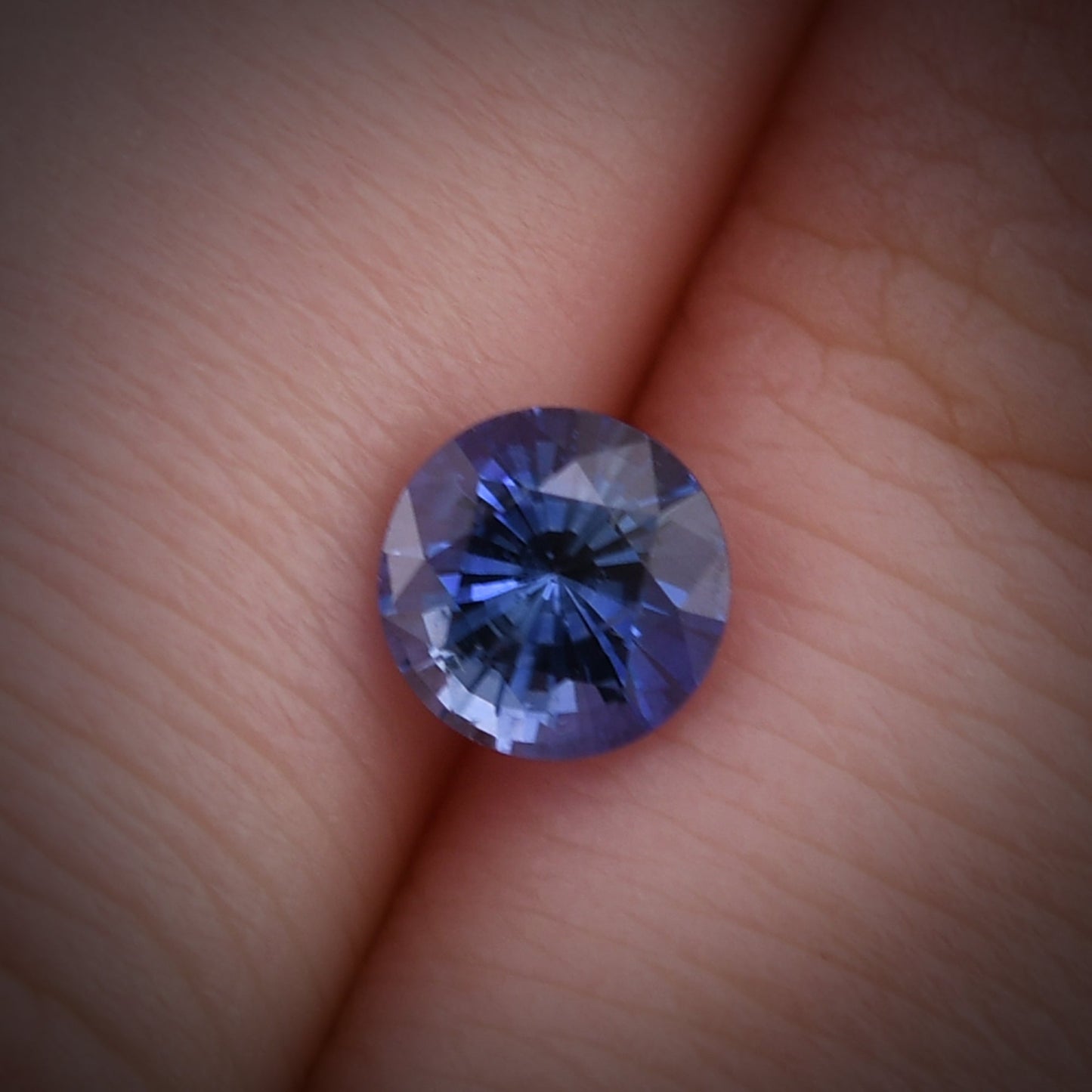 0,97 Karat blauer runder Saphir aus Sri Lanka
