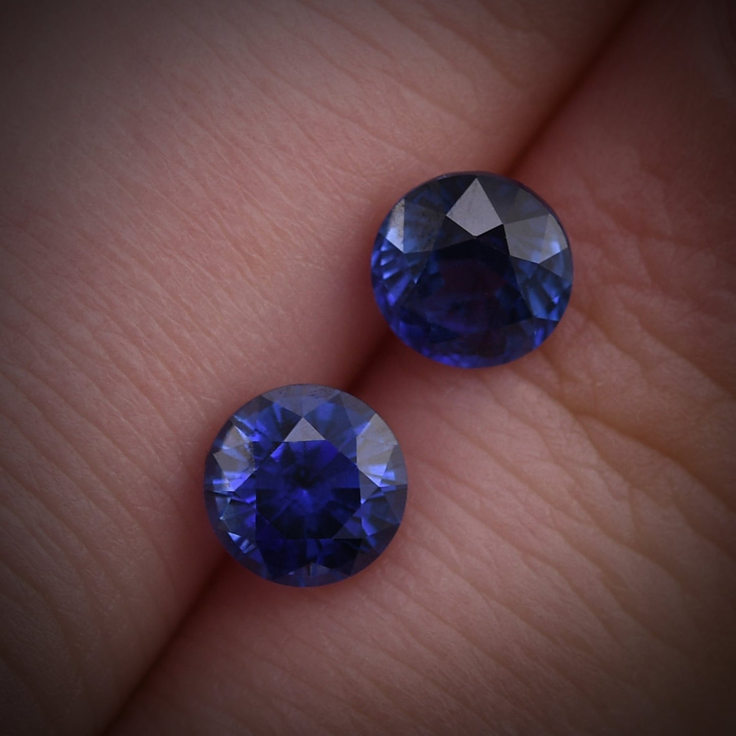 2,28 Karat blauer runder Saphir aus Sri Lanka