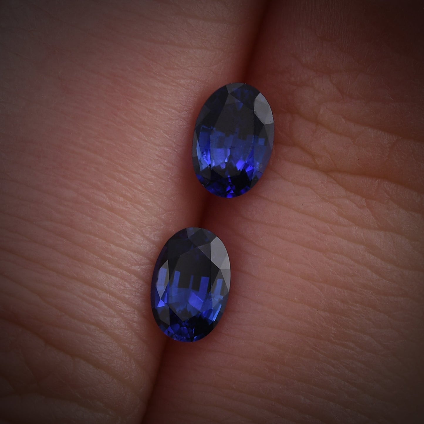 1,39 Karat blauer ovaler Saphir aus Sri Lanka