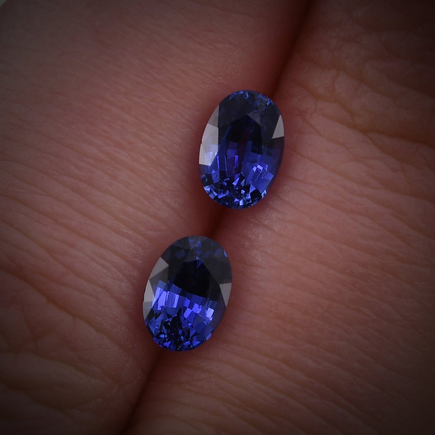 1,71 Karat blauer ovaler Saphir aus Sri Lanka