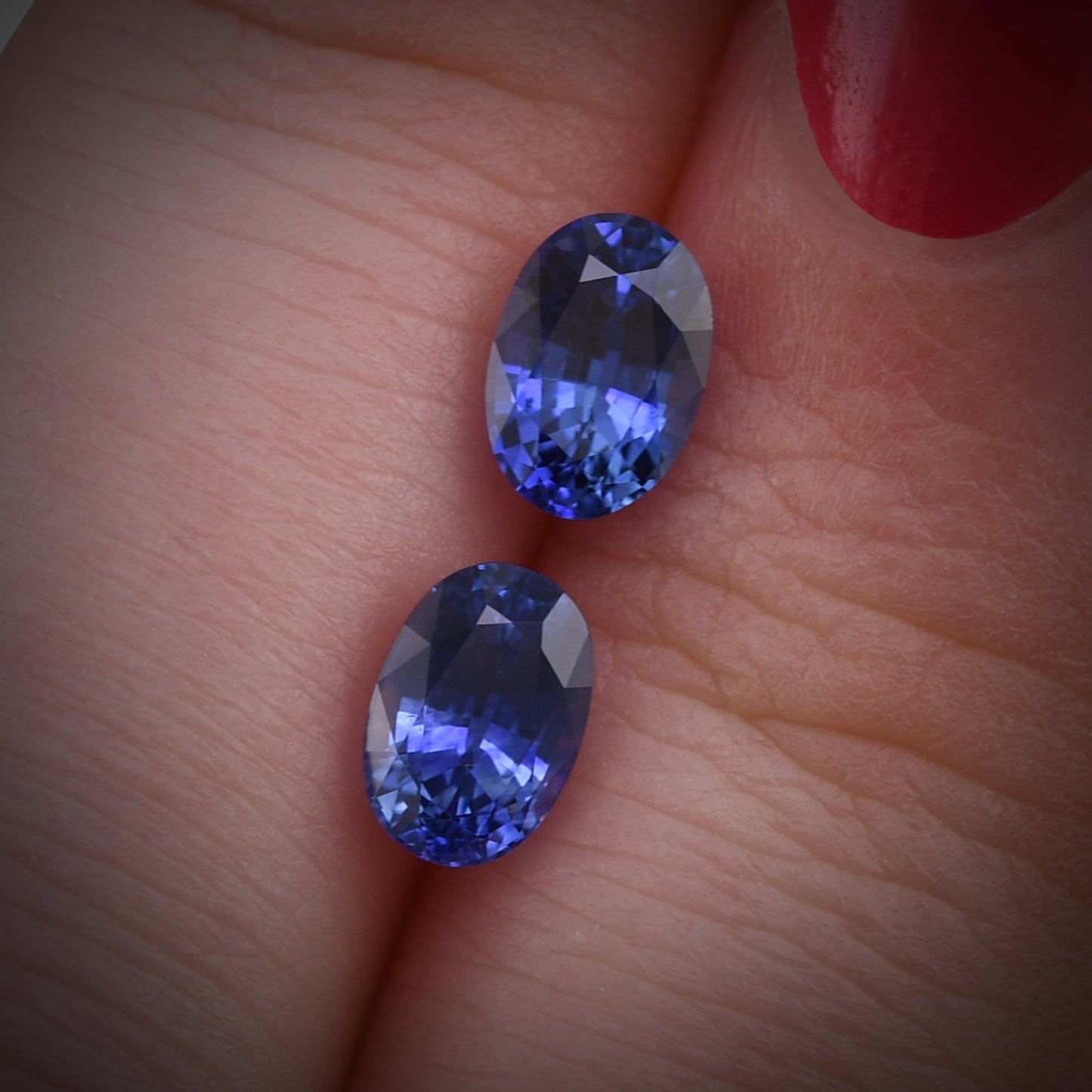 1,74 Karat blauer ovaler Saphir aus Sri Lanka