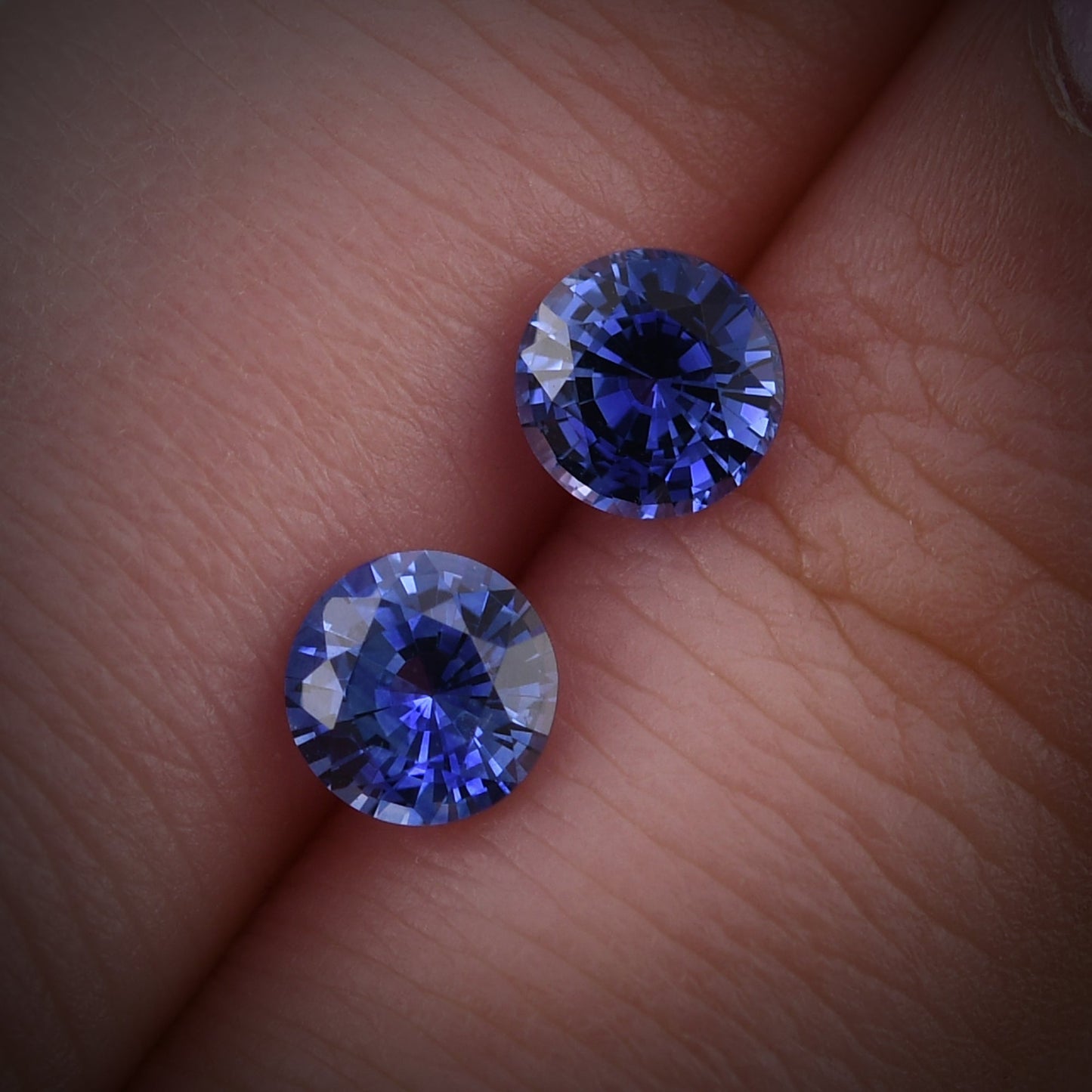 1,74 Karat blauer runder Saphir aus Sri Lanka